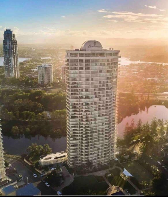 Main Beach High Floor Luxury Contessa Main Beach