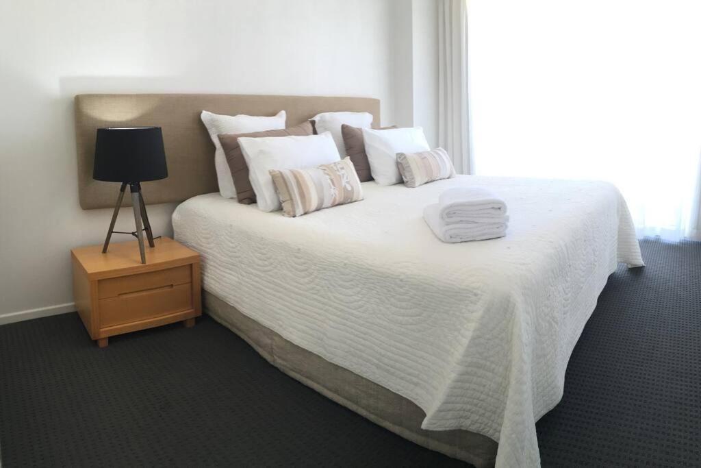 Main Beach High Floor Luxury Contessa Main Beach