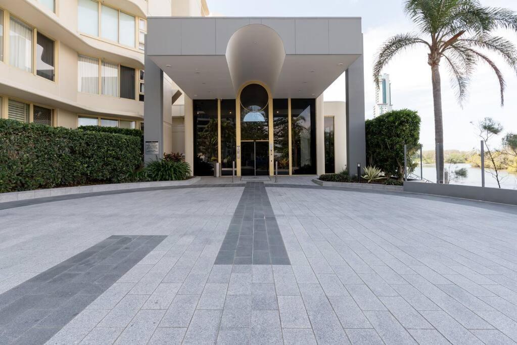 Main Beach High Floor Luxury Contessa Main Beach
