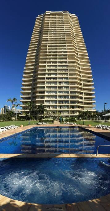 Main Beach High Floor Luxury Contessa Main Beach