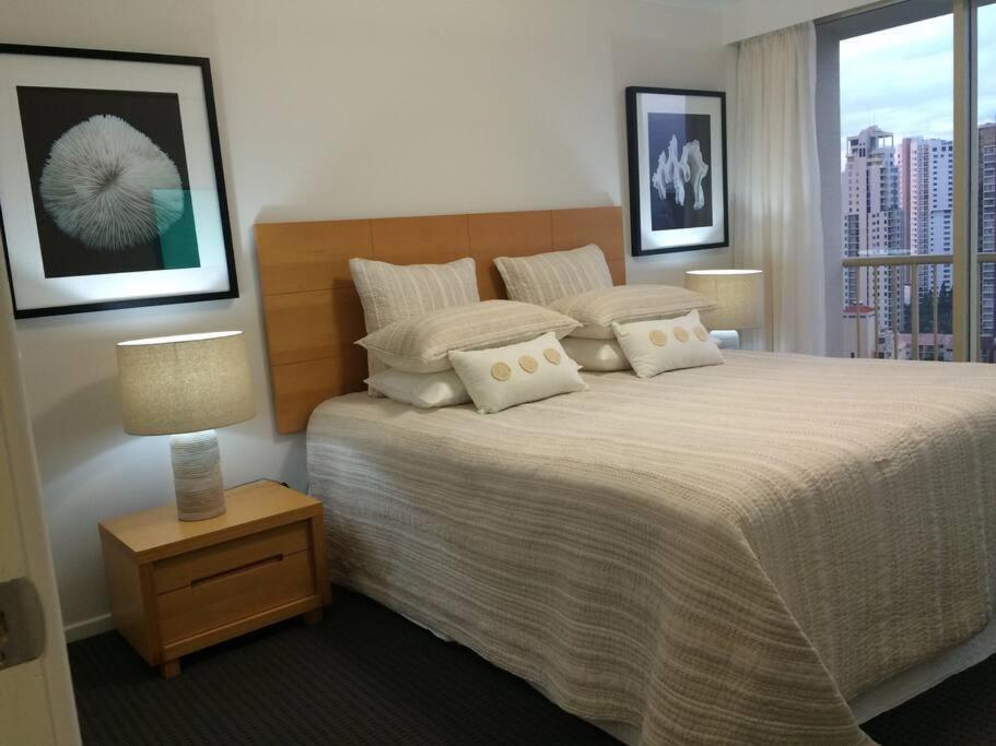 Main Beach High Floor Luxury Contessa Main Beach