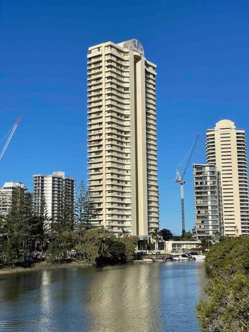 Main Beach High Floor Luxury Contessa Main Beach