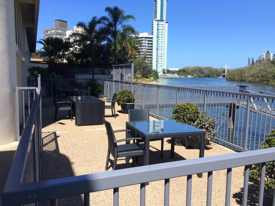 Main Beach High Floor Luxury Contessa Main Beach