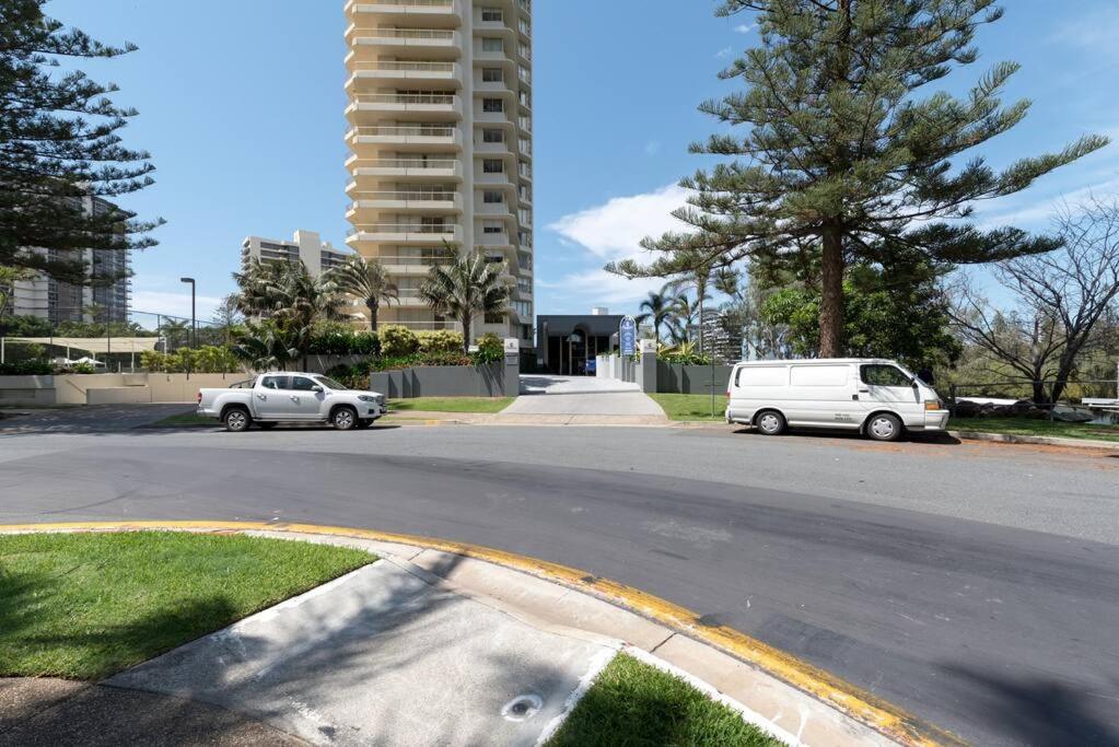 Main Beach High Floor Luxury Contessa Main Beach