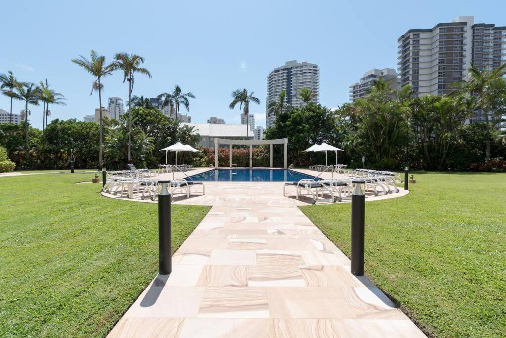 Main Beach High Floor Luxury Contessa Main Beach