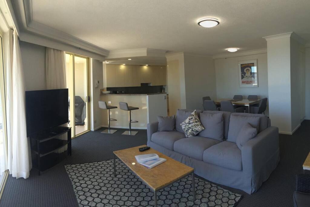 Main Beach High Floor Luxury Contessa Main Beach
