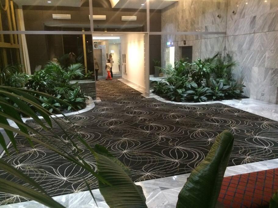 Main Beach High Floor Luxury Contessa Main Beach