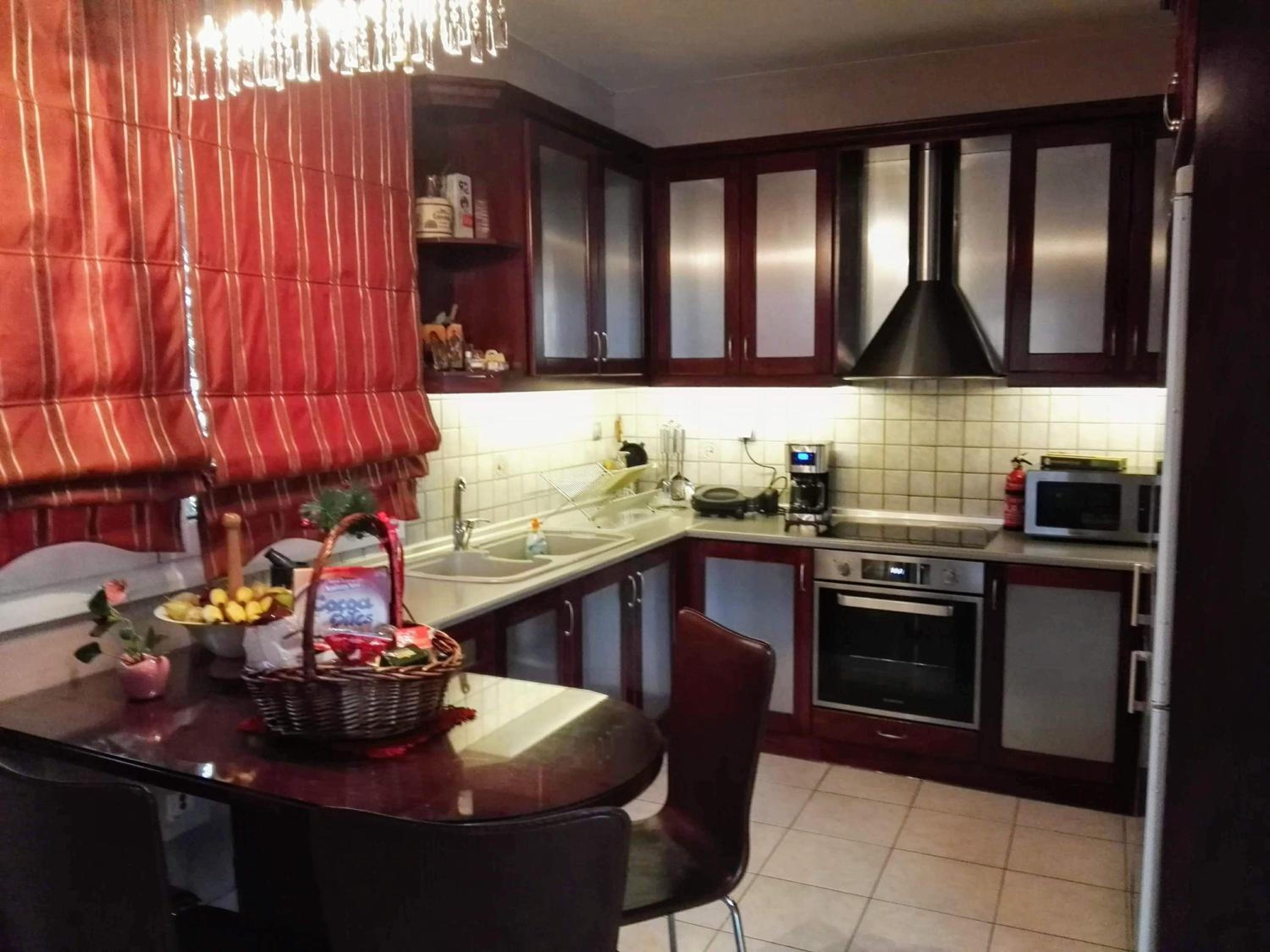 Dana's Luxury Maisonette view 4