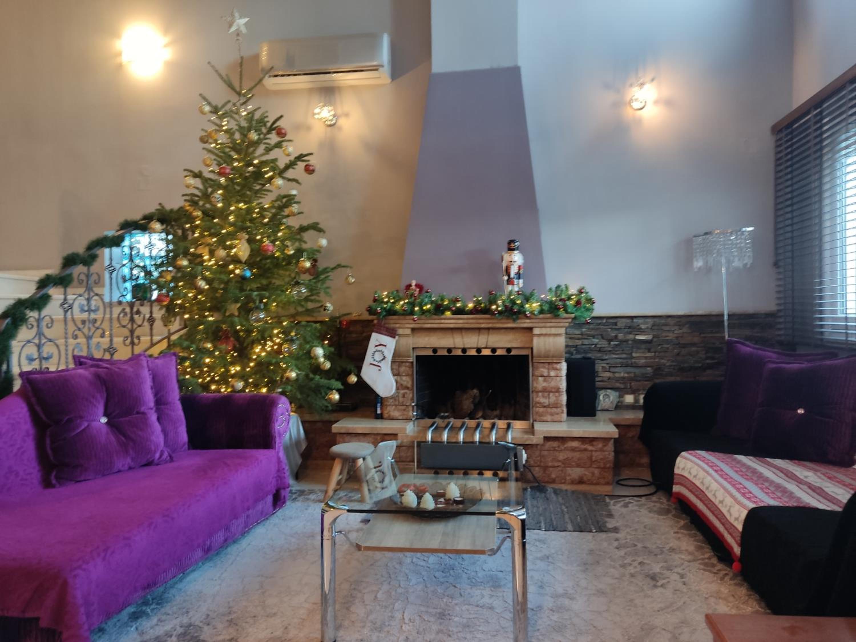 Dana's Luxury Maisonette view 2