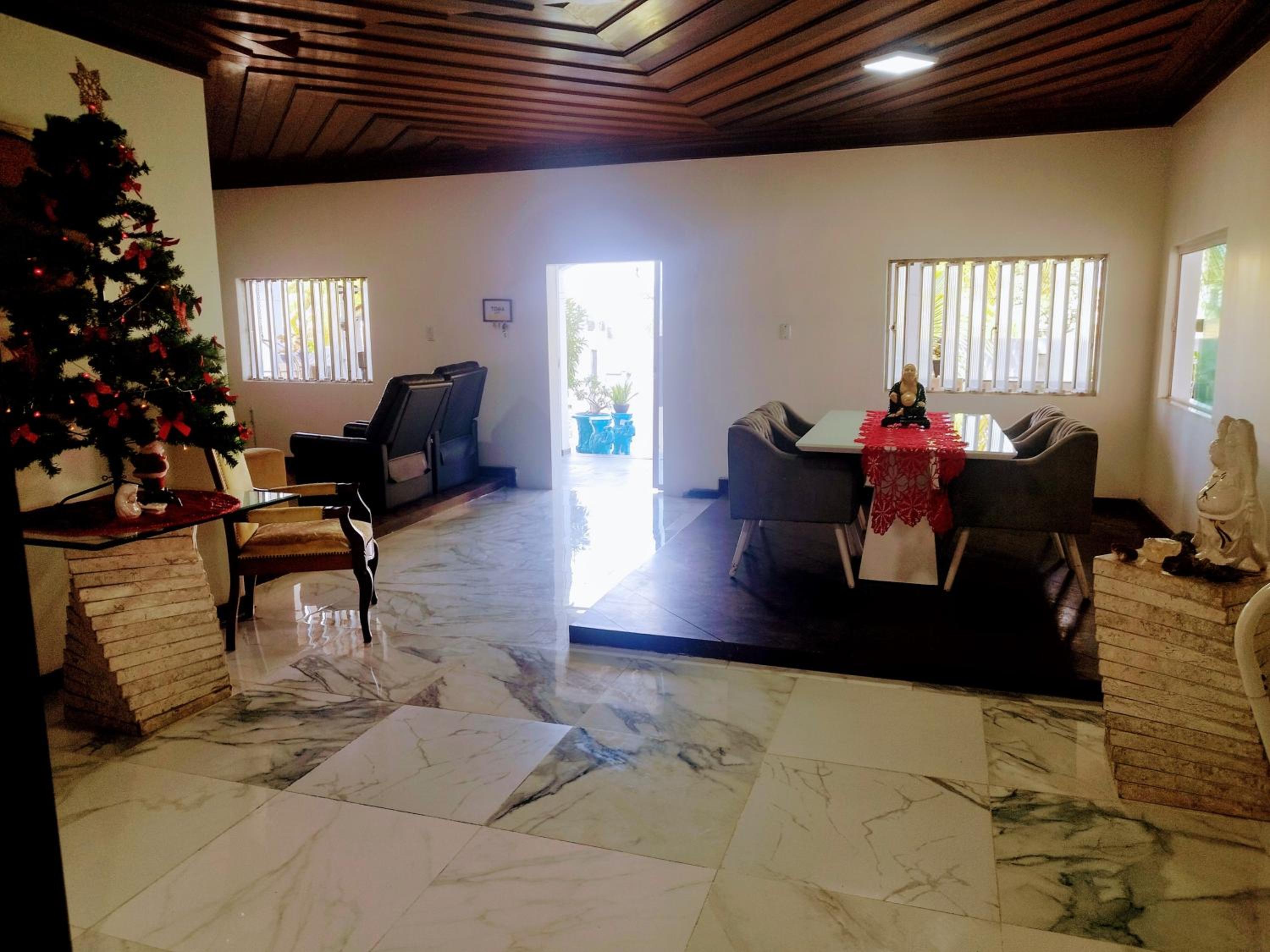 Casa com Piscina Grande em Salinas