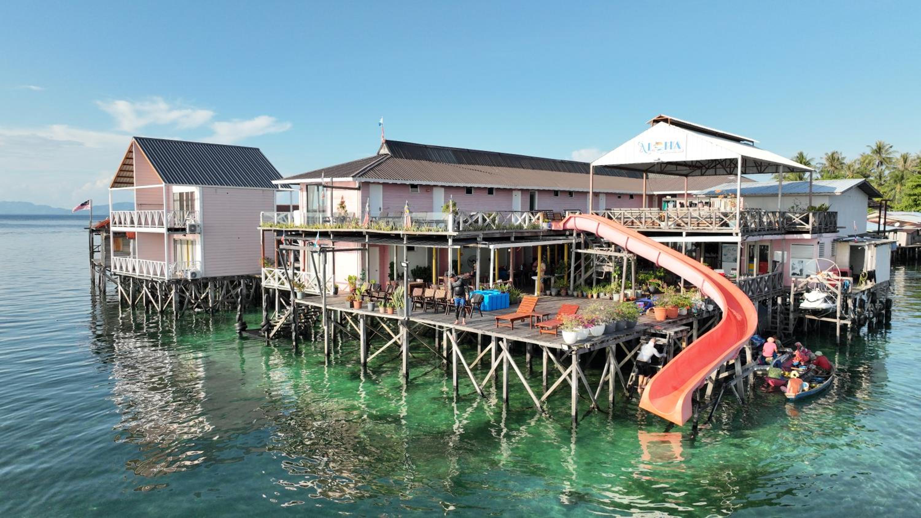 Aloha Mabul Scuba Lodge photo 1