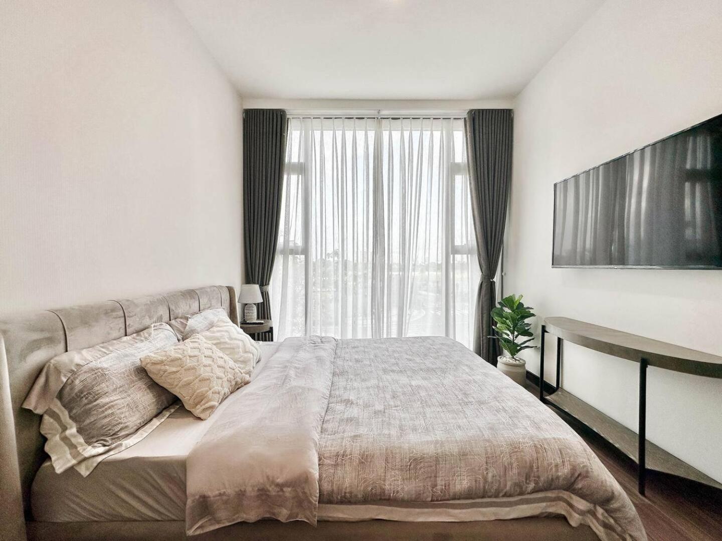 Spacious 3br With Gym & Pool