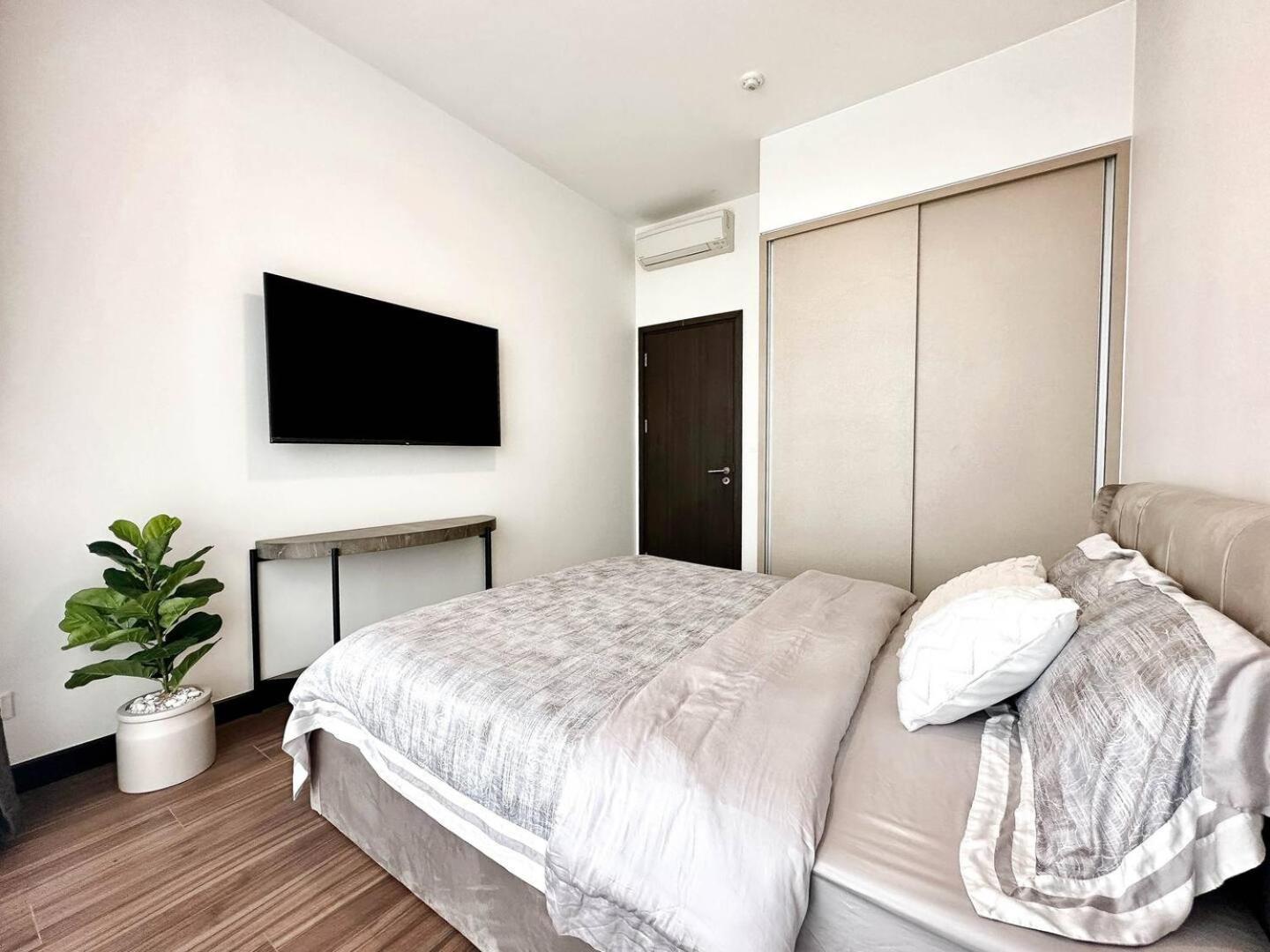 Spacious 3br With Gym & Pool