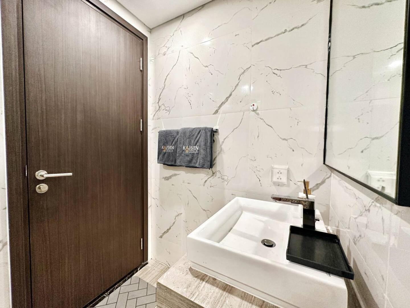 Spacious 3br With Gym & Pool