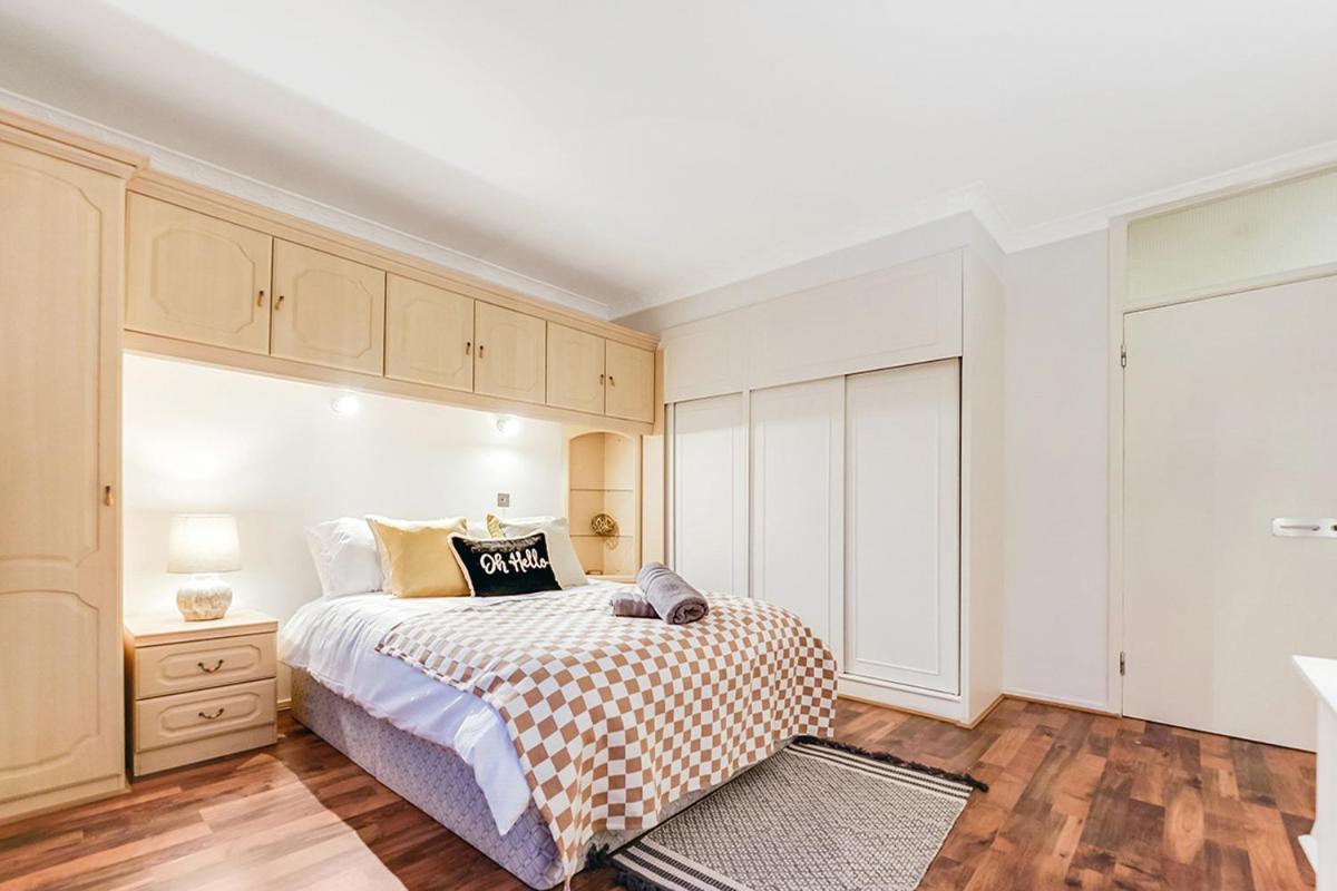 Spacious 1 Bed next to Baker St