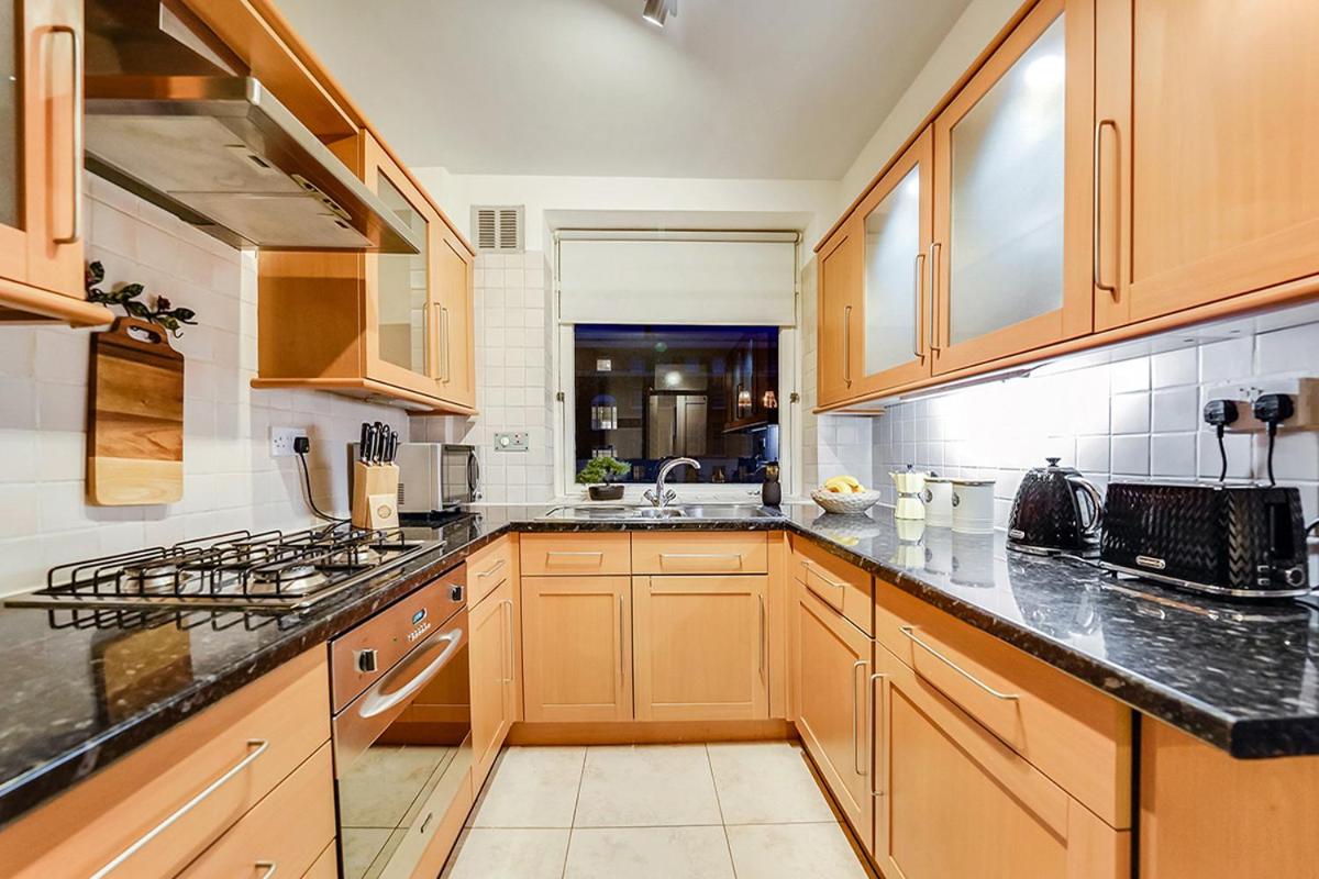 Spacious 1 Bed next to Baker St