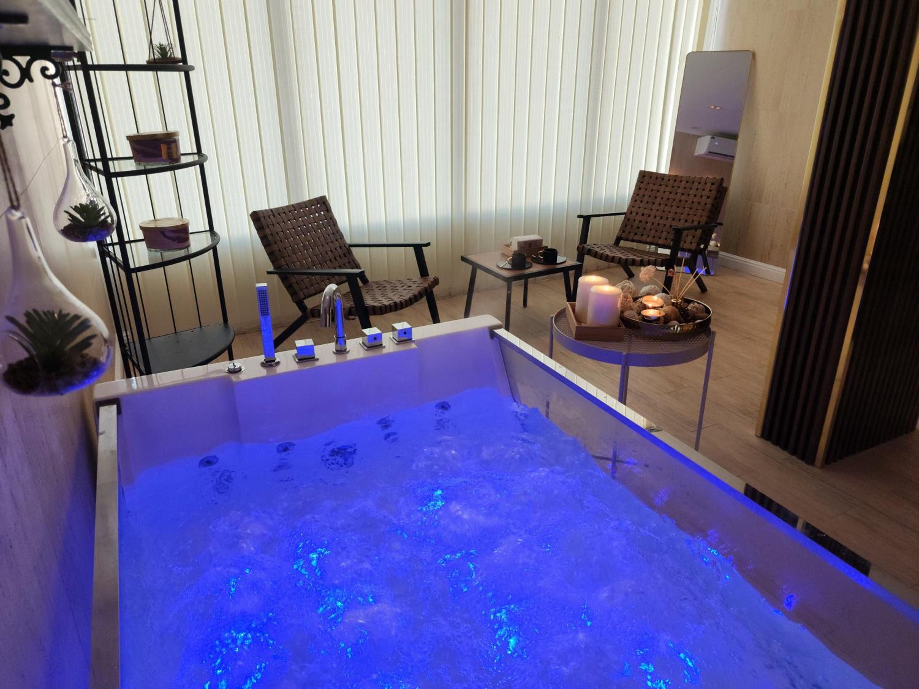 Al Qand Chalet For Families Only