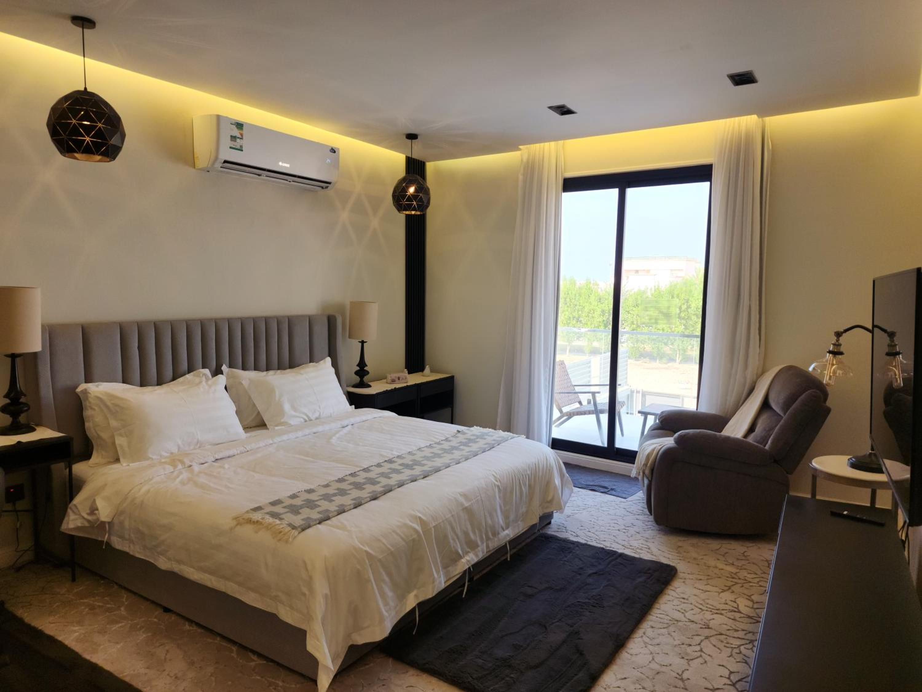 Al Qand Chalet For Families Only