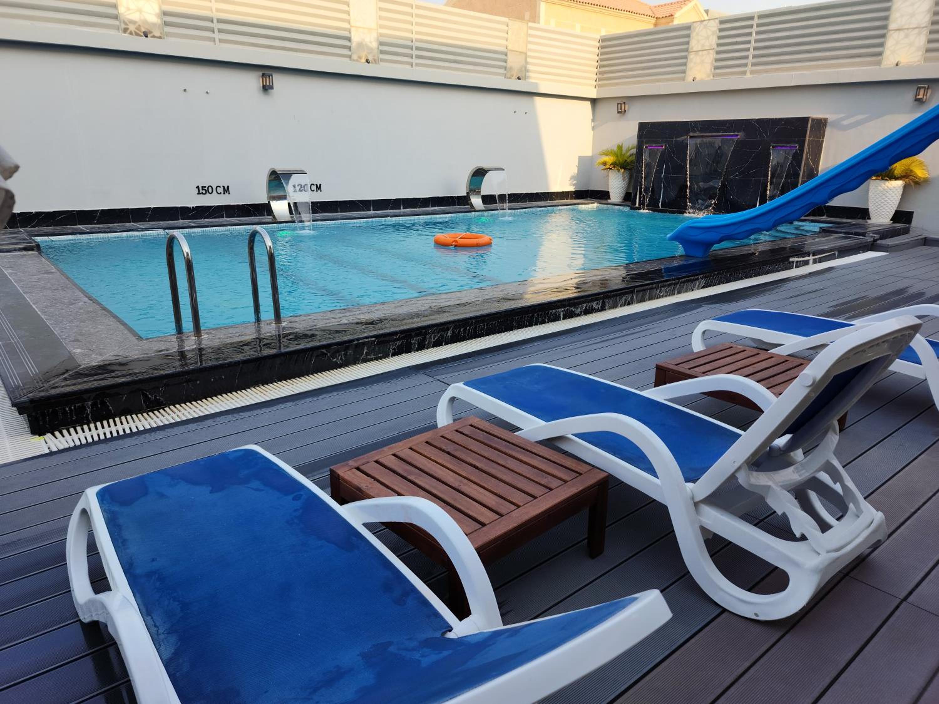 Al Qand Chalet For Families Only