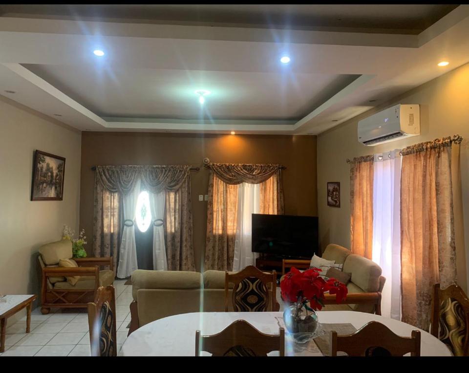 Comfortable home in San Fernando - Photo 6
