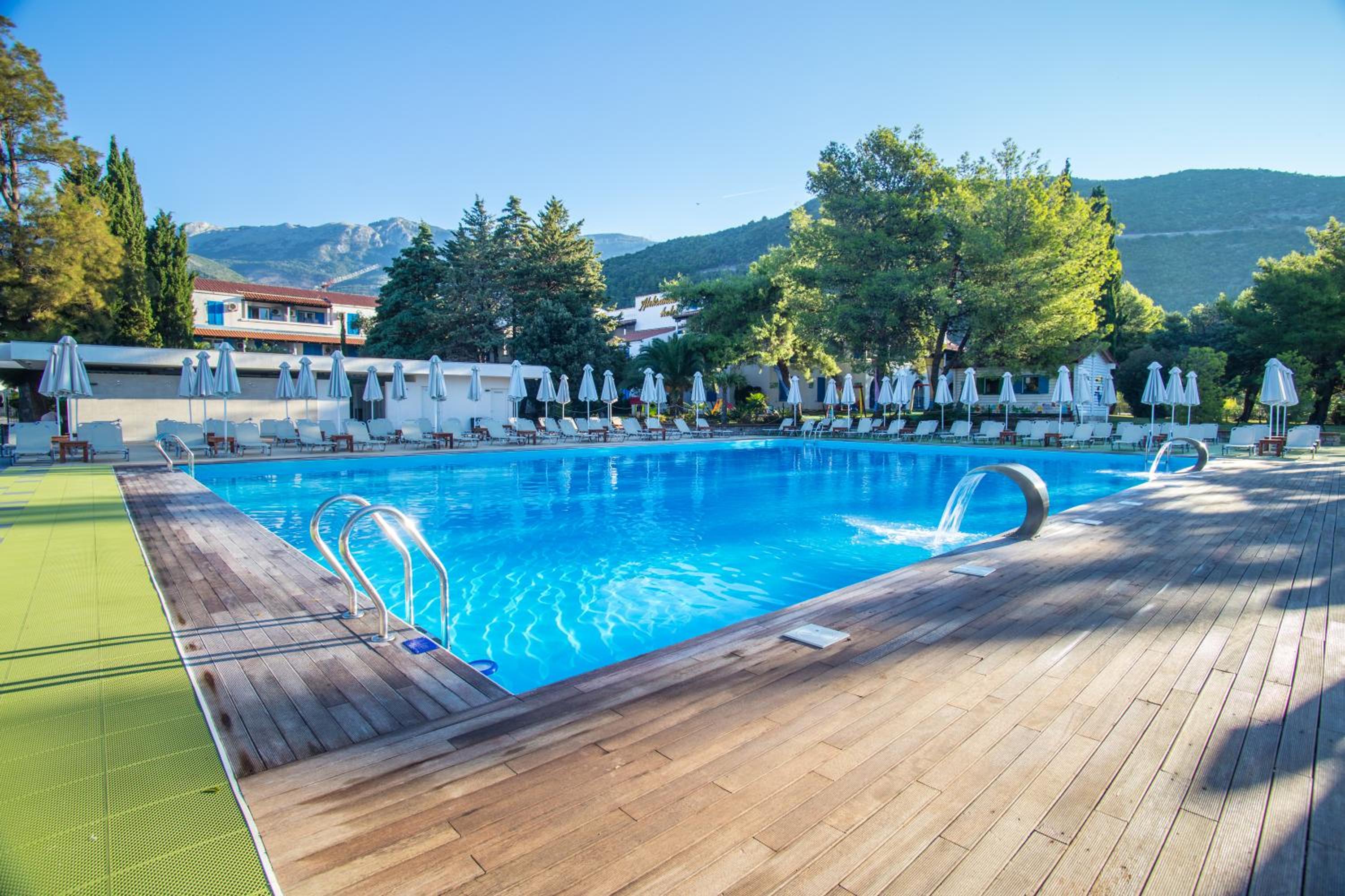 swimming pool