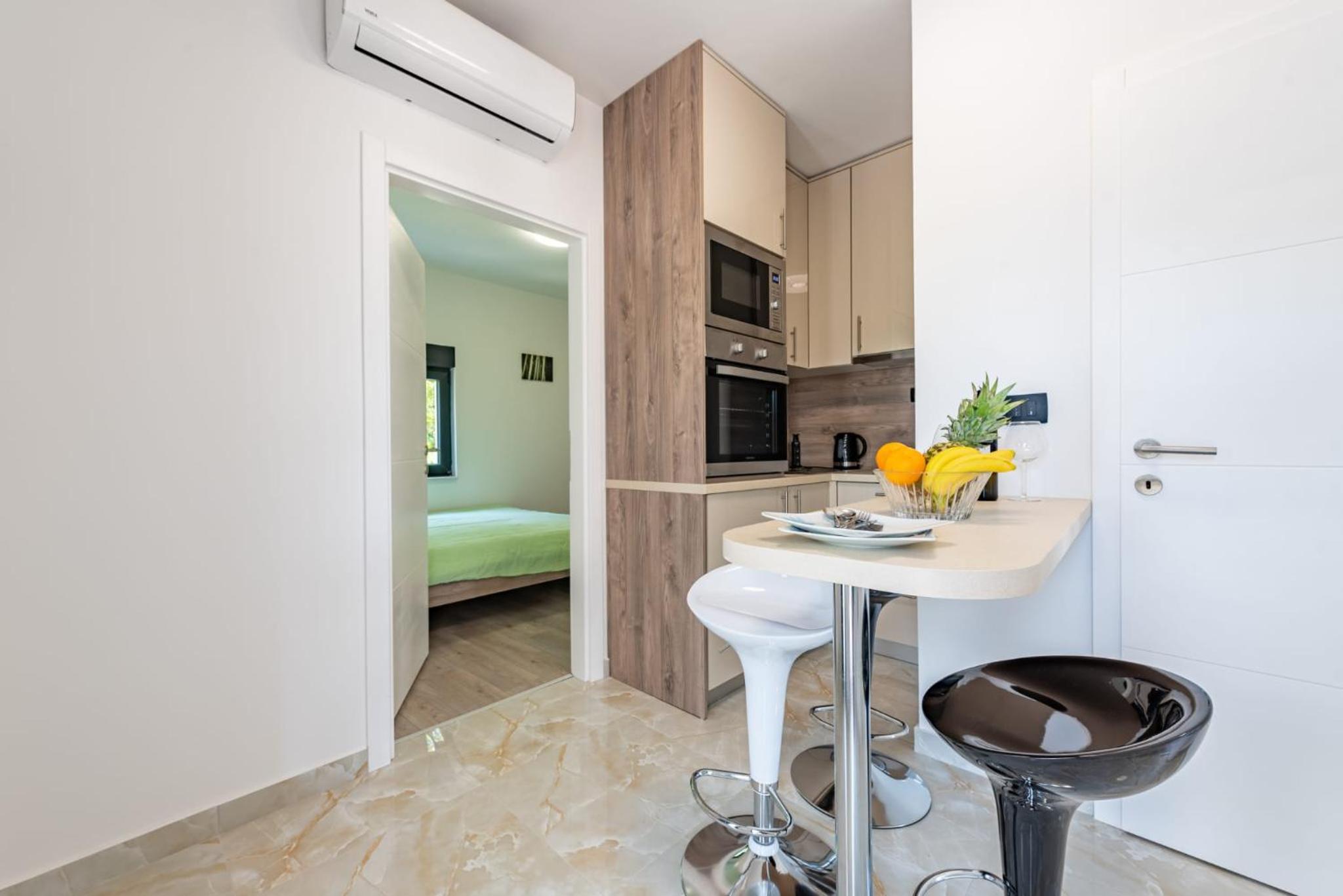 Apartmani Curic beachfront by Pag tours