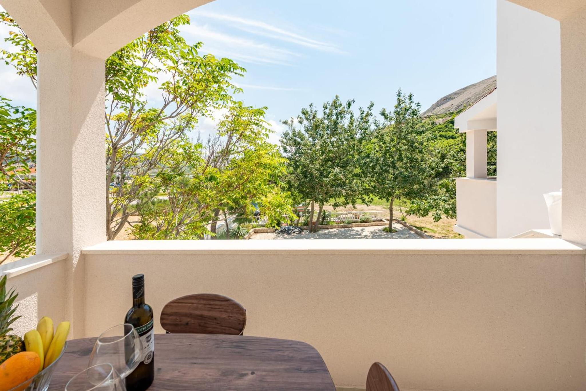 Apartmani Curic beachfront by Pag tours