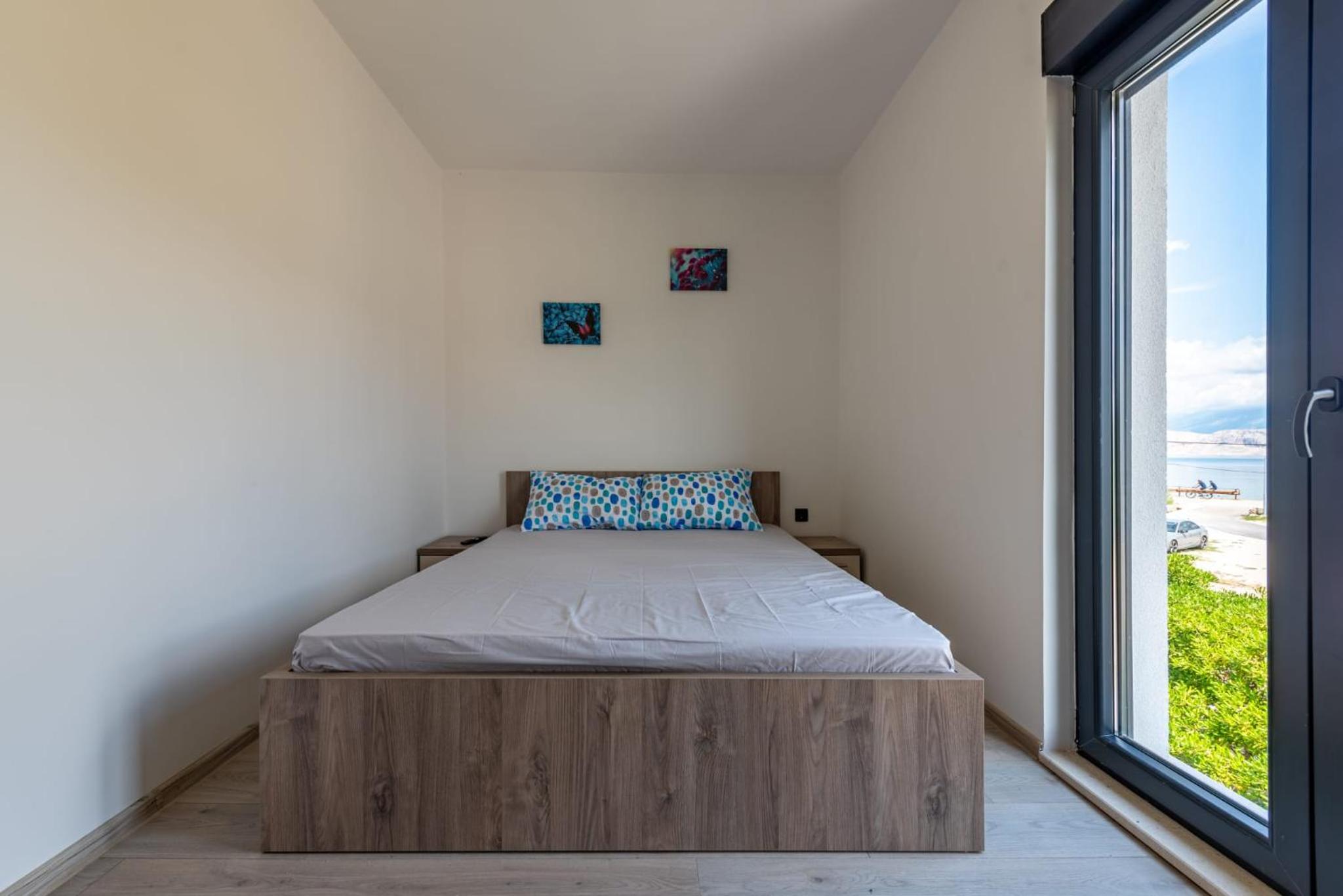 Apartmani Curic beachfront by Pag tours