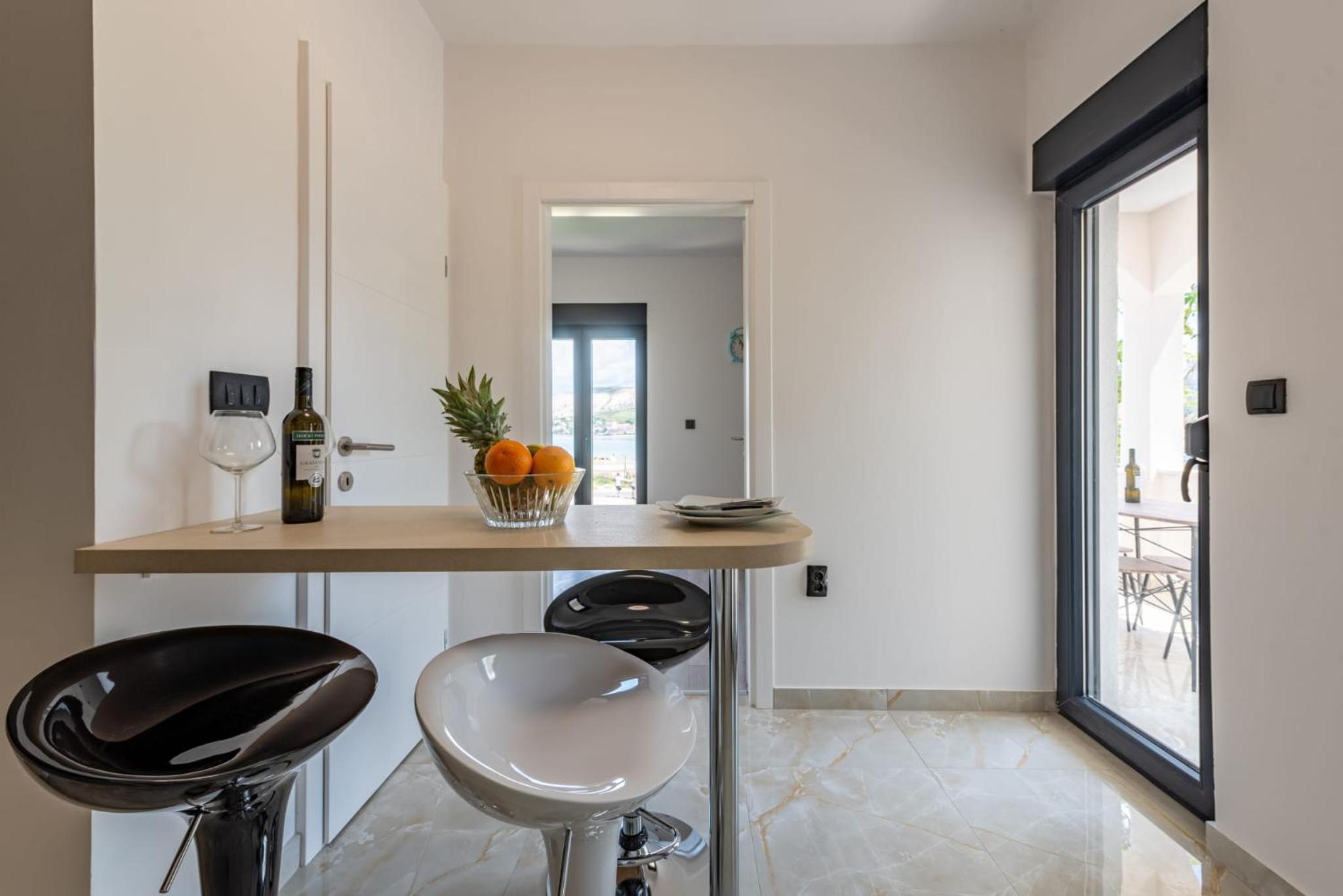 Apartmani Curic beachfront by Pag tours