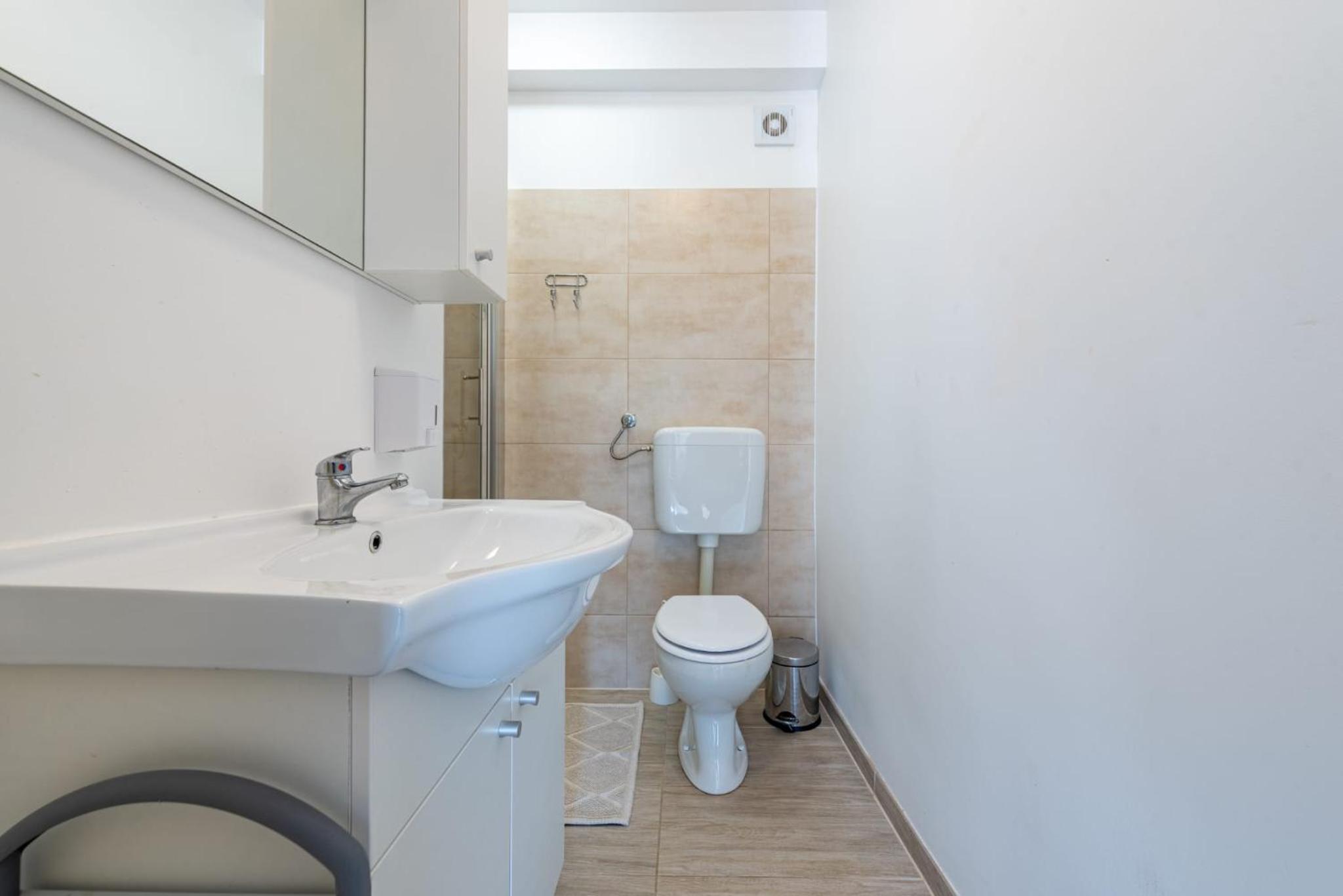 Apartmani Curic beachfront by Pag tours