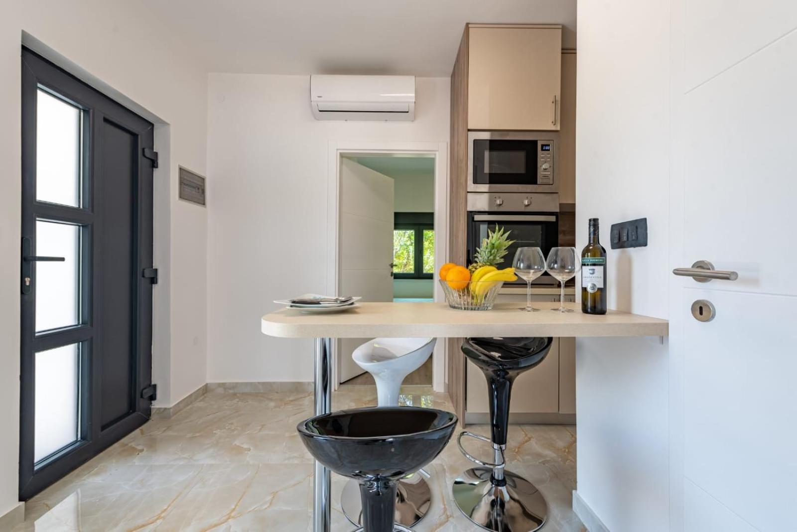 Apartmani Curic beachfront by Pag tours
