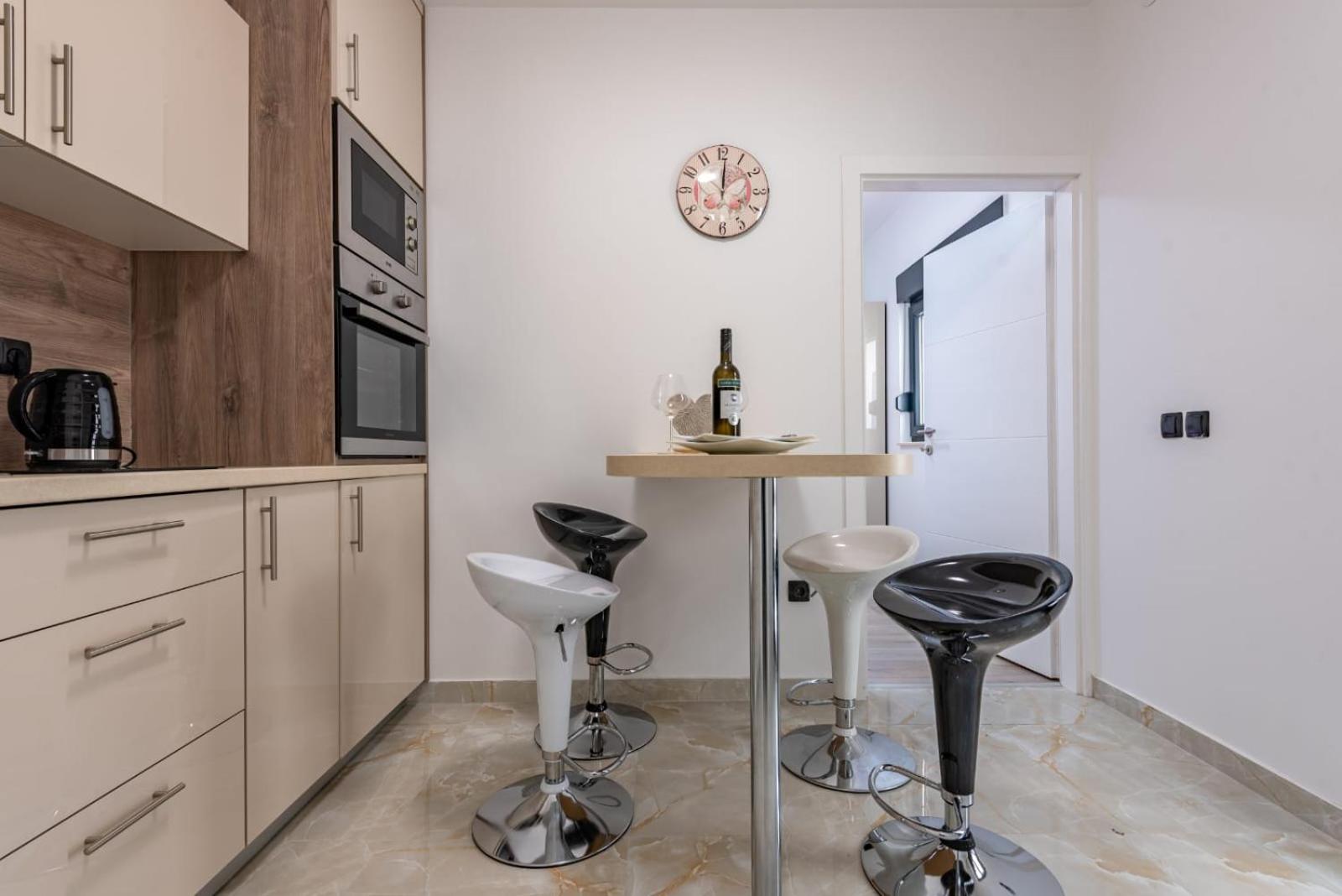 Apartmani Curic beachfront by Pag tours