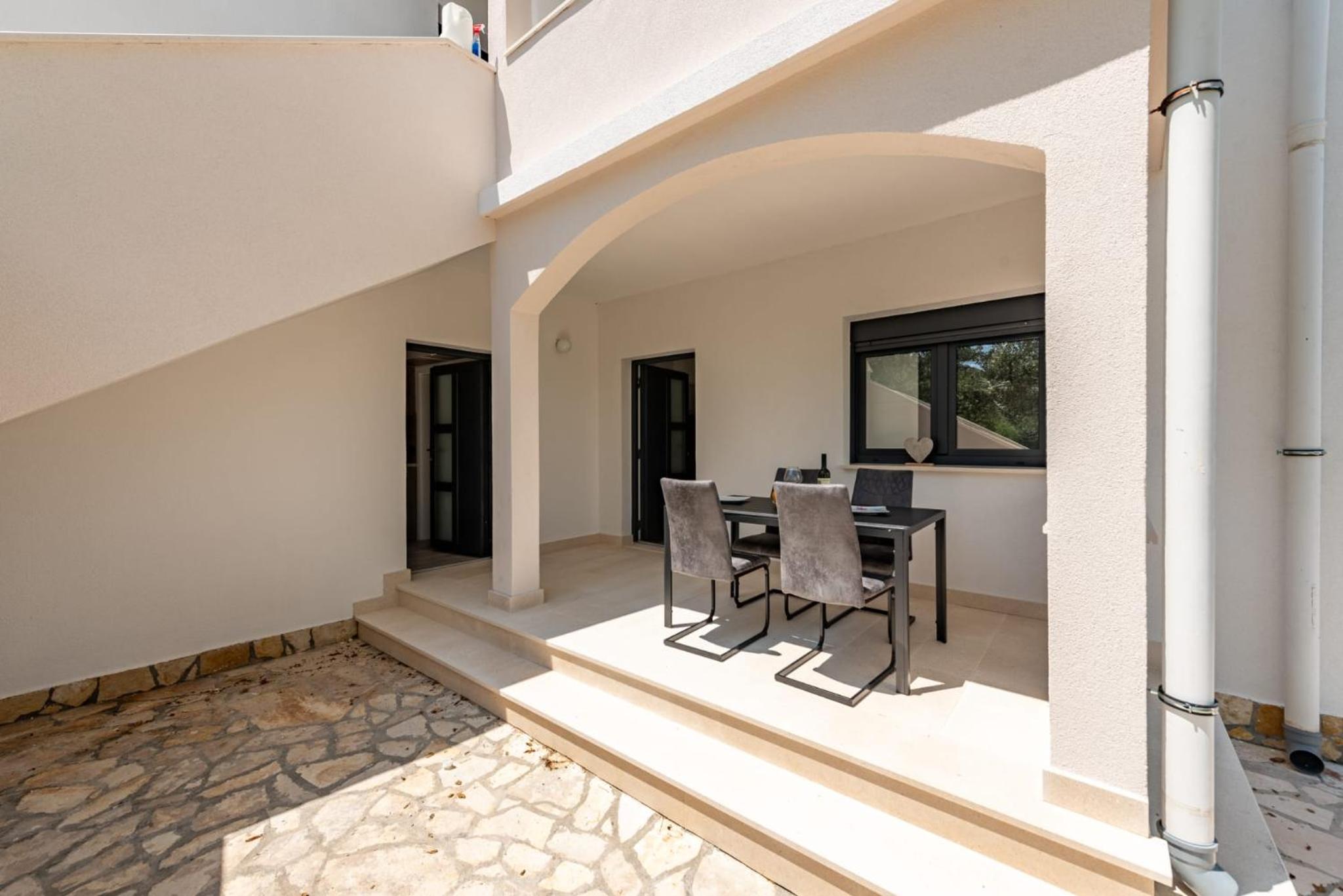 Apartmani Curic beachfront by Pag tours