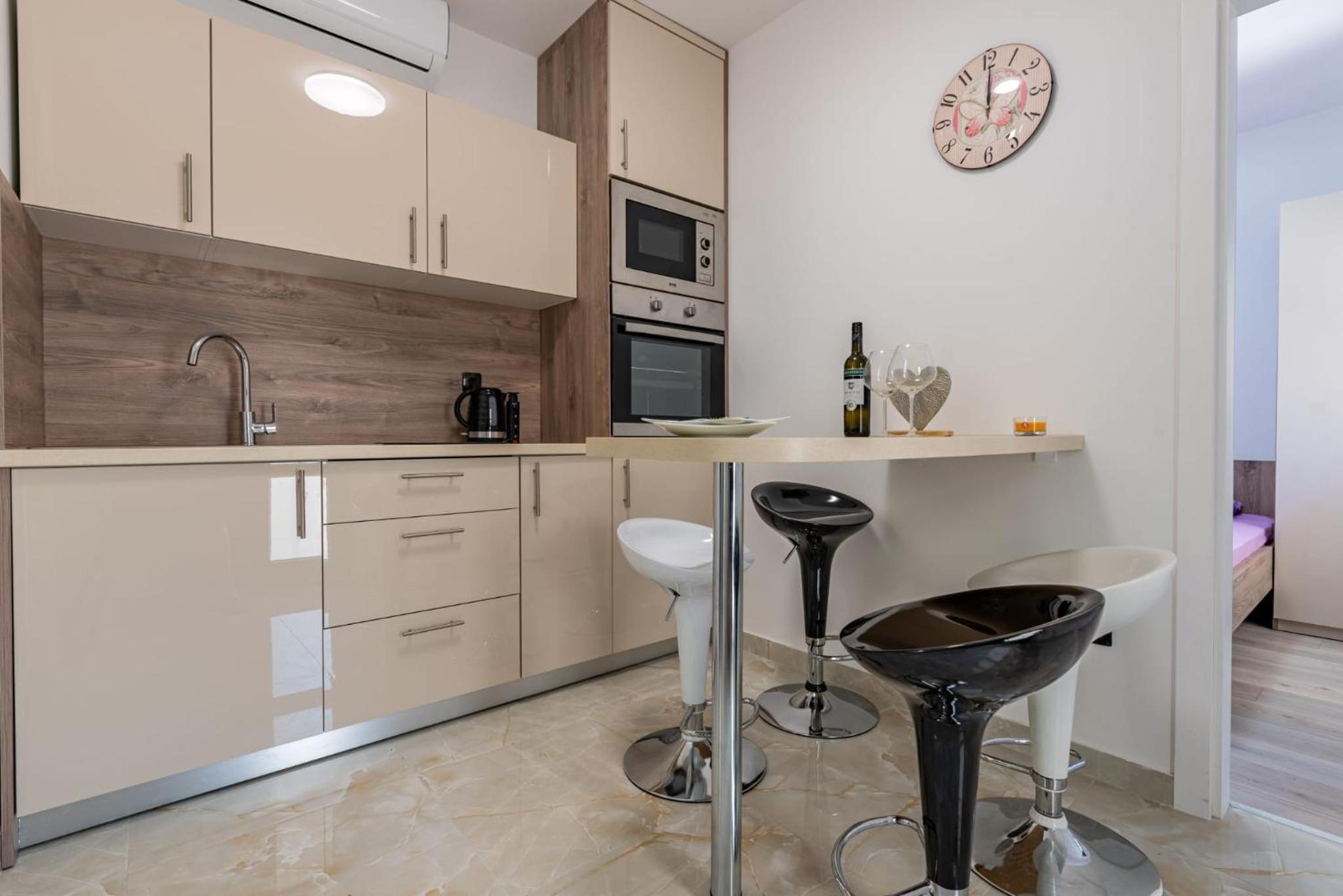 Apartmani Curic beachfront by Pag tours