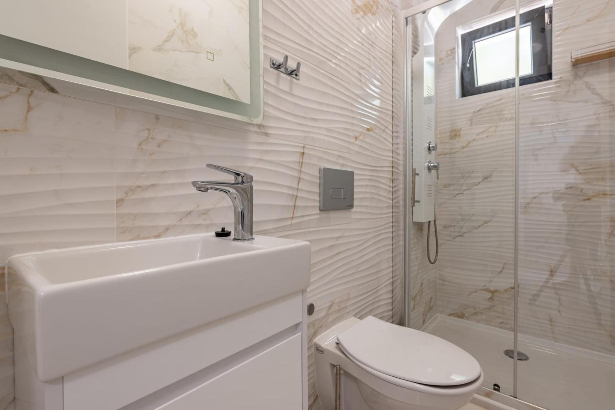 Apartmani Curic beachfront by Pag tours