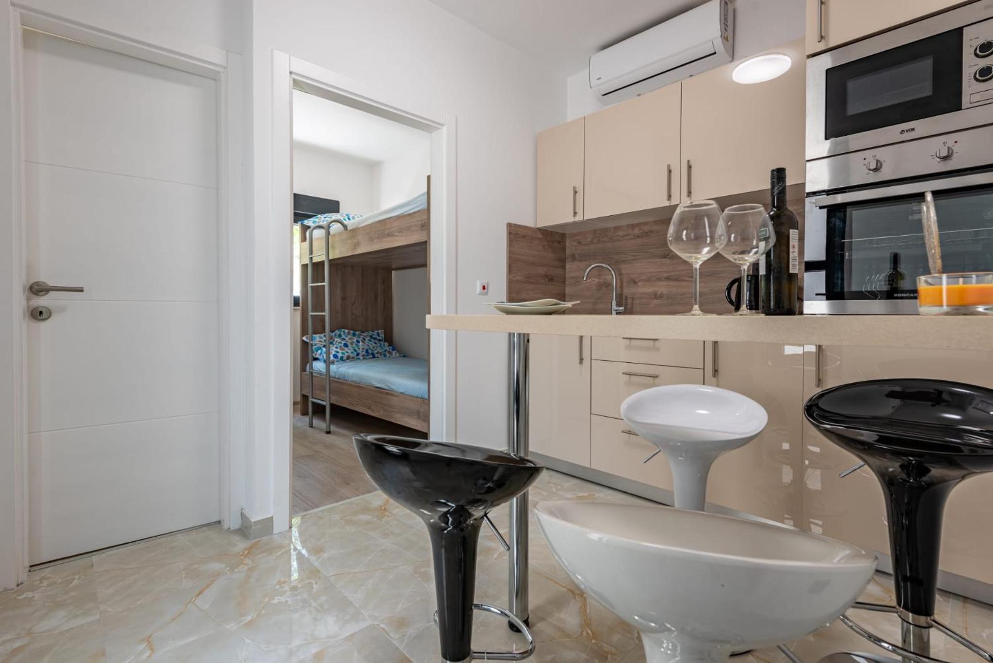Apartmani Curic beachfront by Pag tours