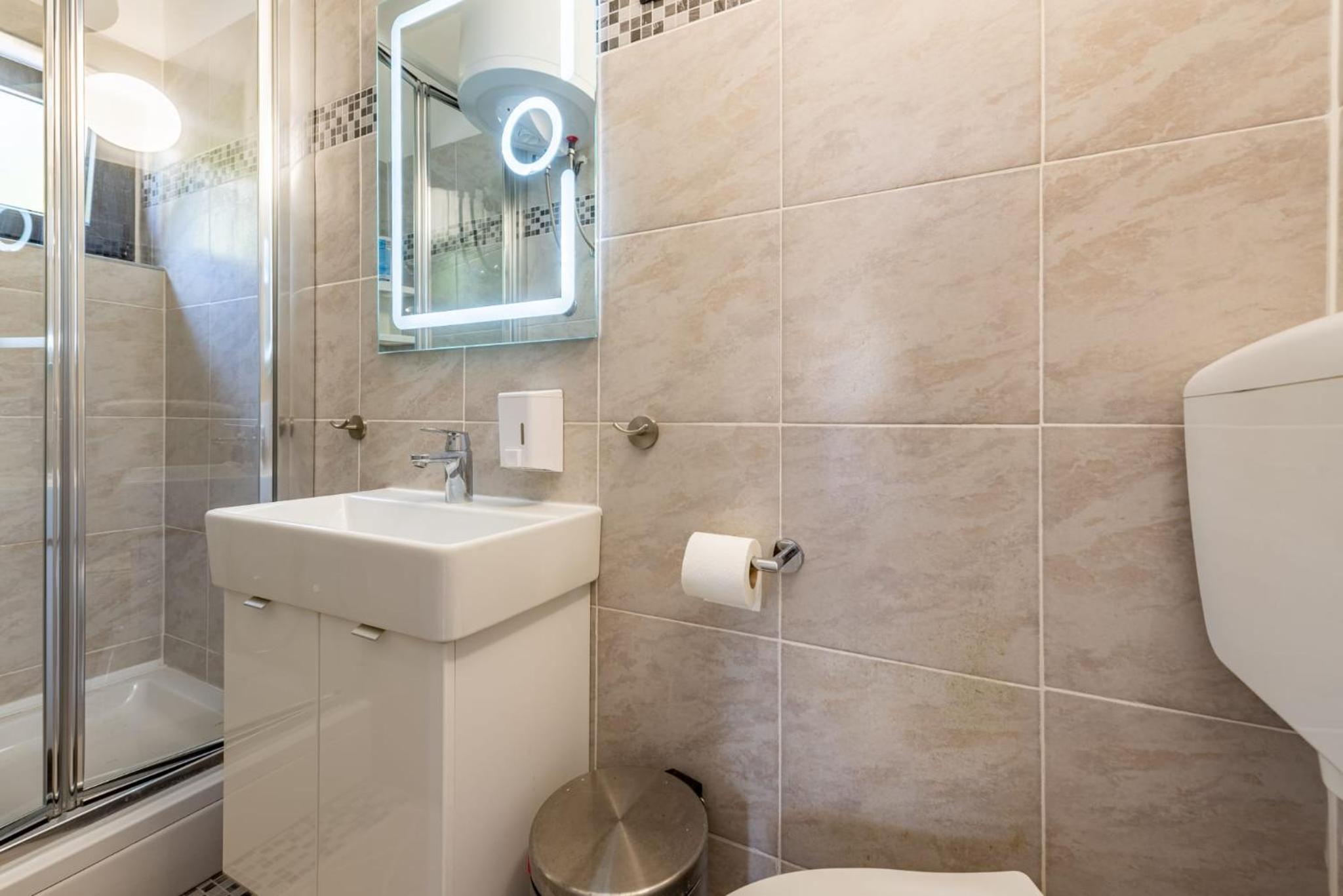 Apartmani Curic beachfront by Pag tours
