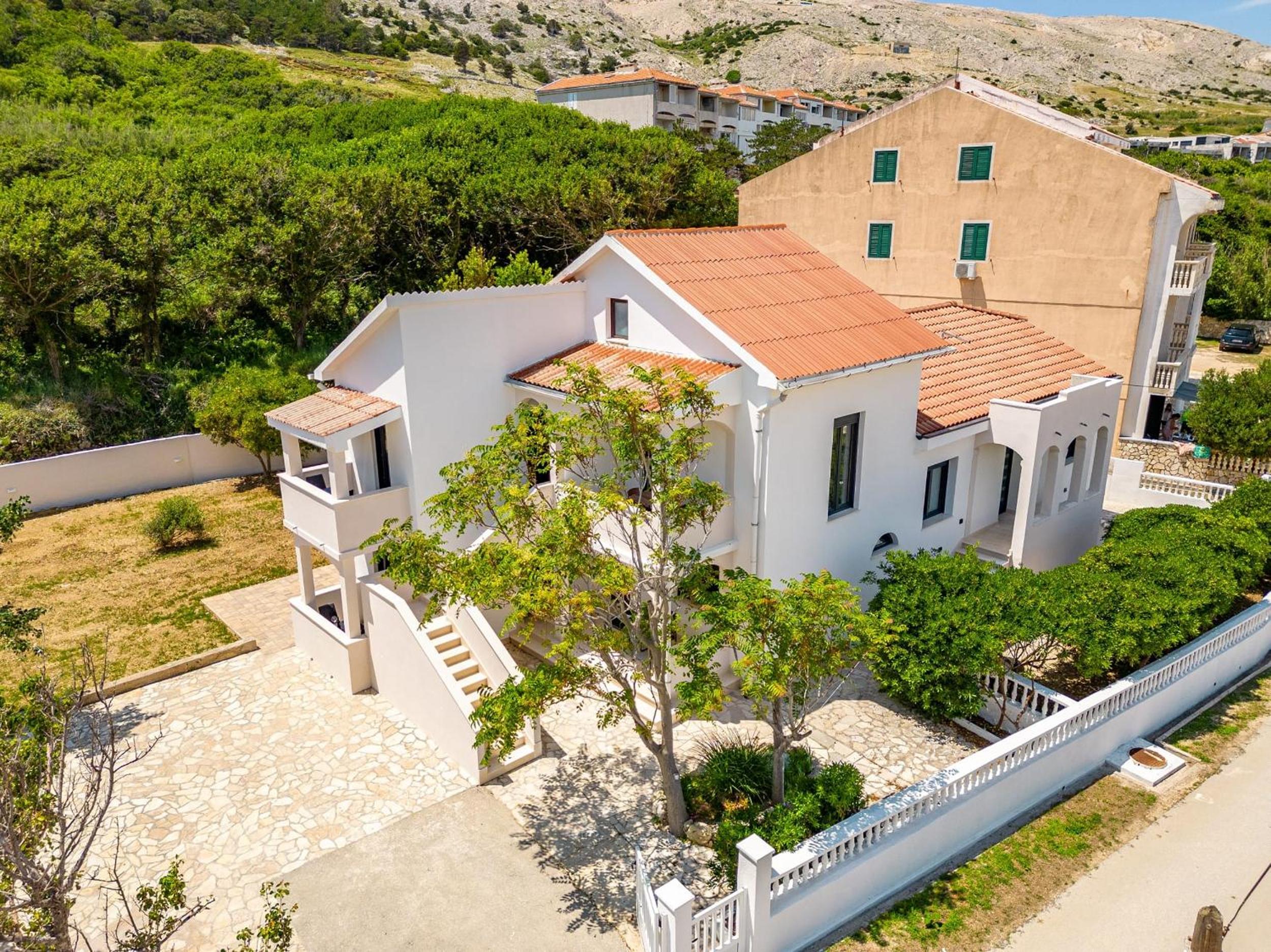 Apartmani Curic beachfront by Pag tours