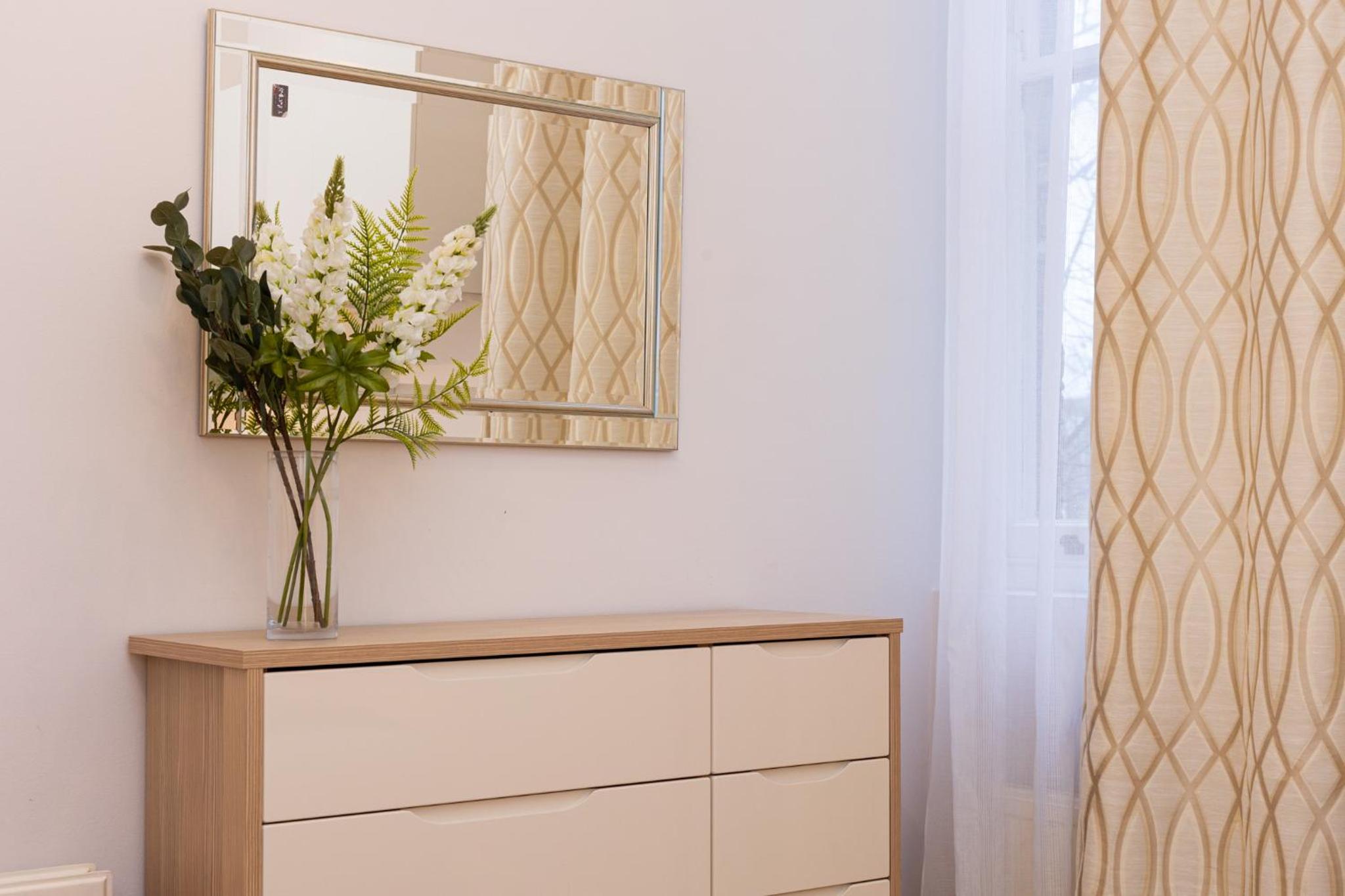 Bright & Charming 2BR Flat wbalcony in Maida Vale