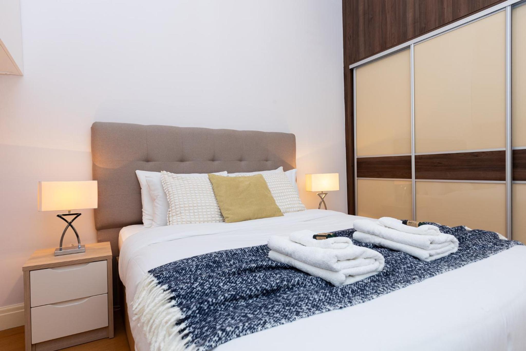 Bright & Charming 2BR Flat wbalcony in Maida Vale