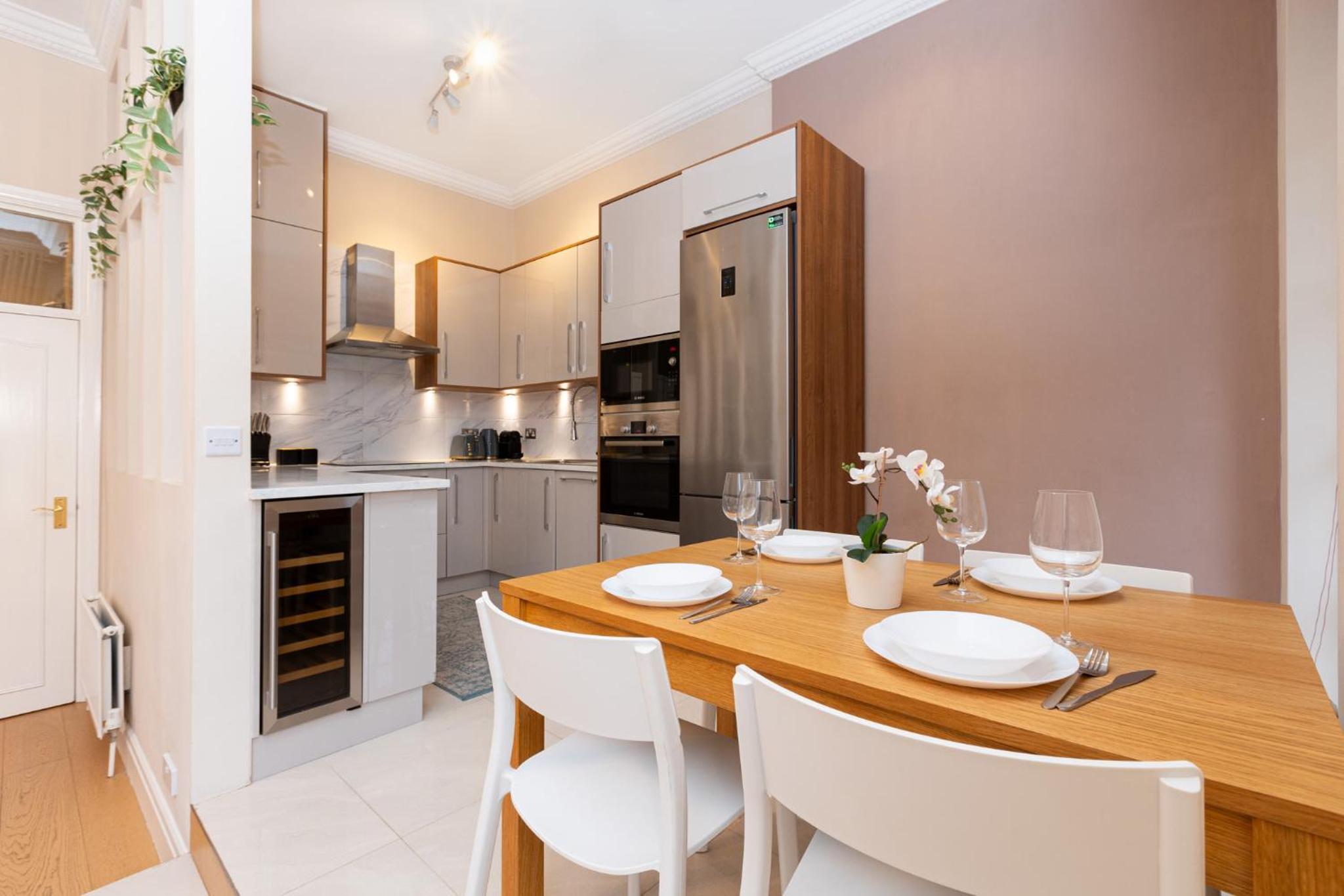 Bright & Charming 2BR Flat wbalcony in Maida Vale