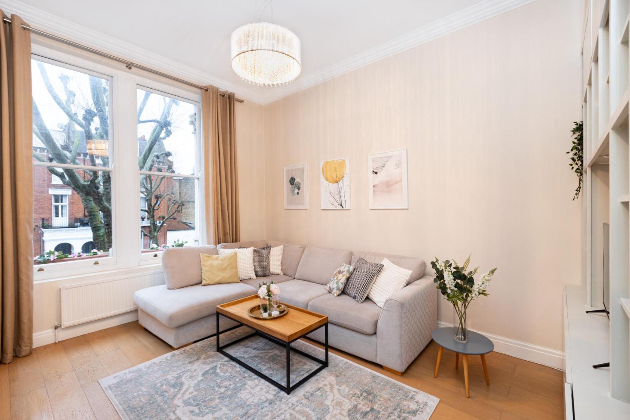 Bright & Charming 2BR Flat wbalcony in Maida Vale