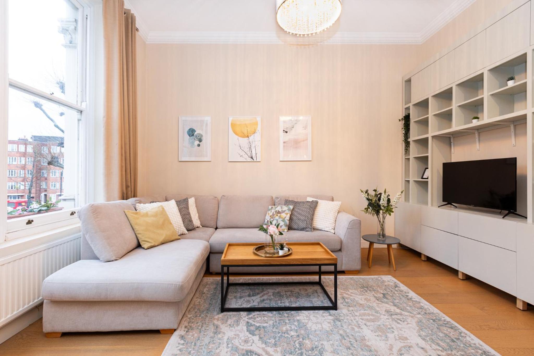 Bright & Charming 2BR Flat wbalcony in Maida Vale