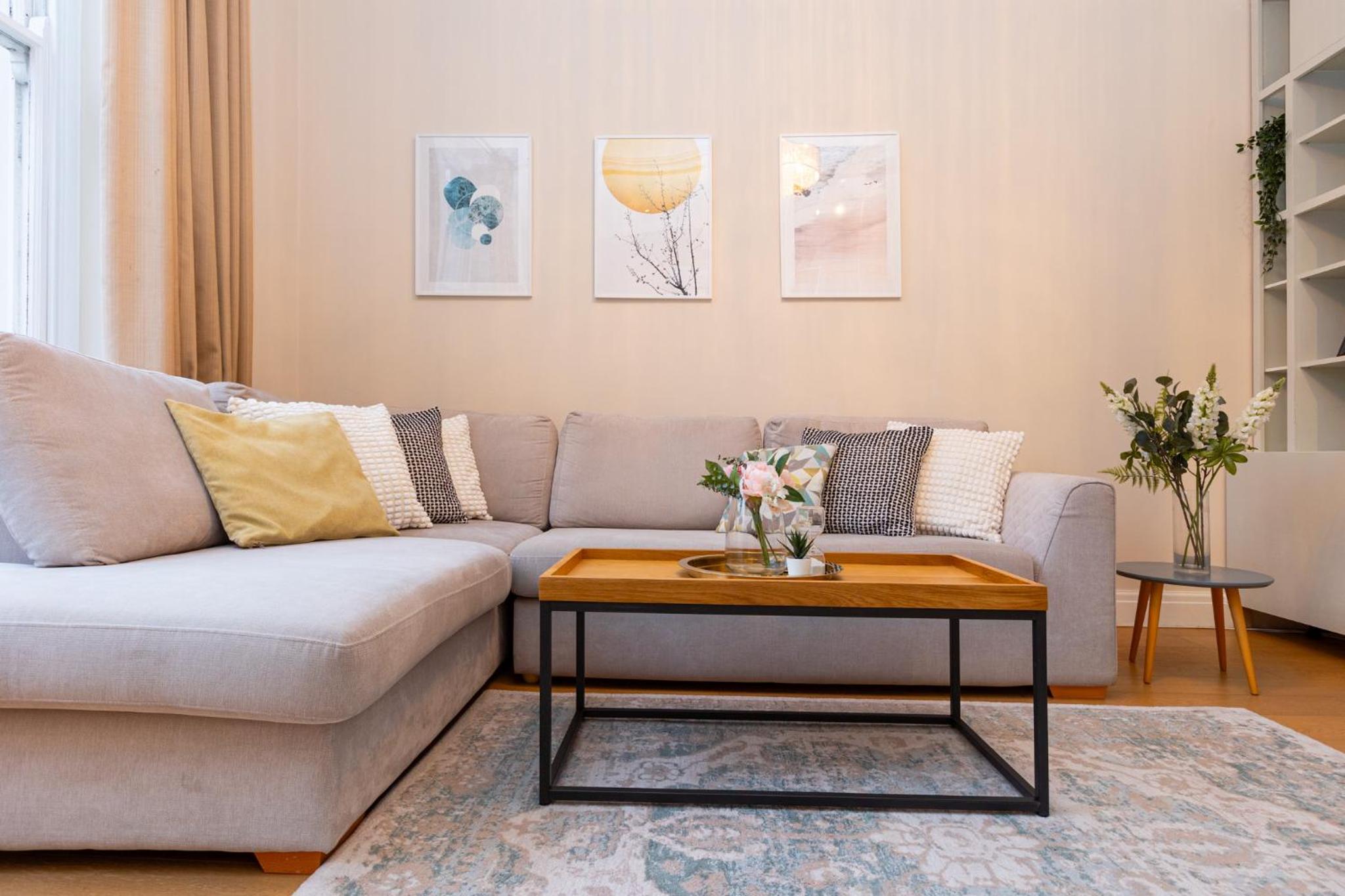 Bright & Charming 2BR Flat wbalcony in Maida Vale