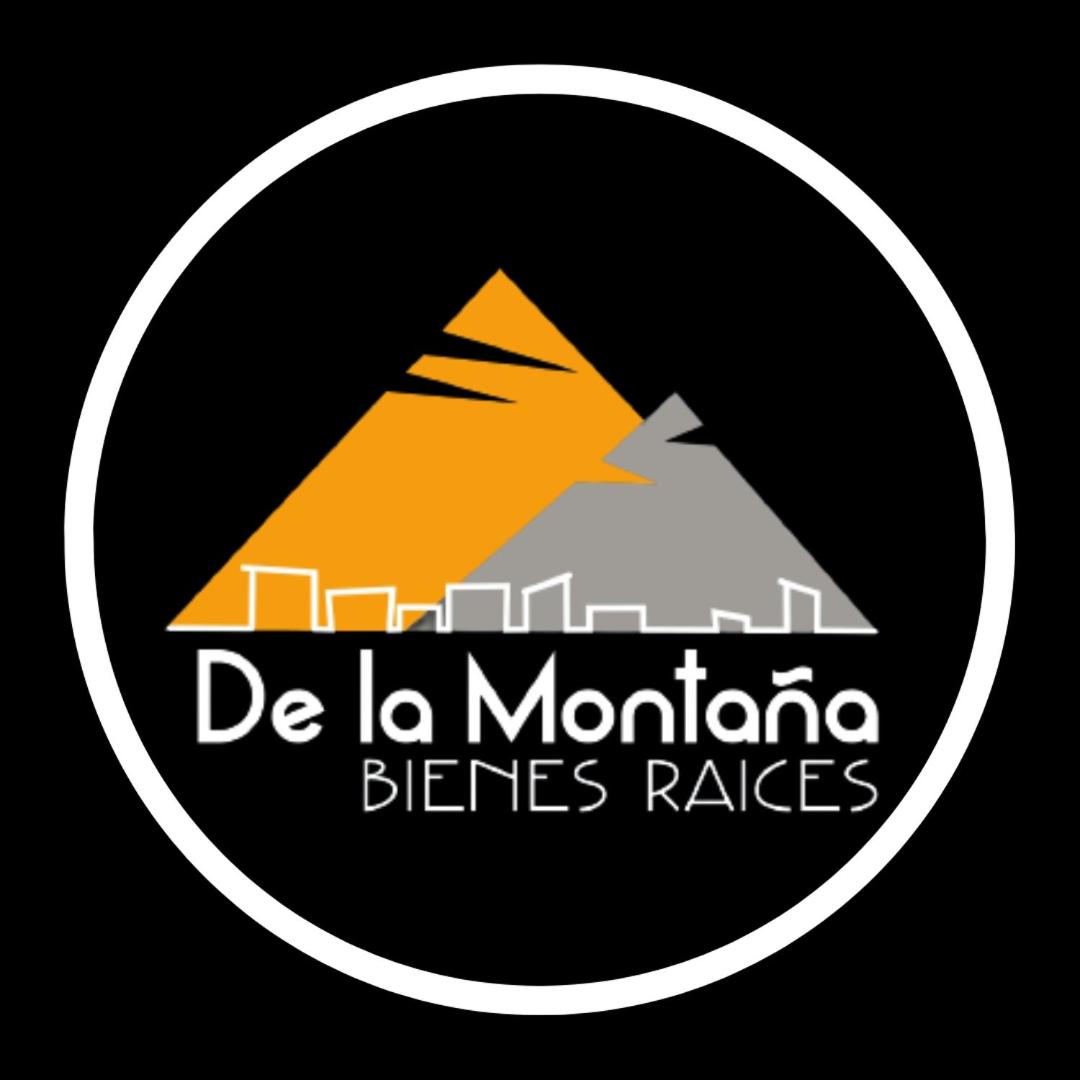 De La Montaña Bienes Raices