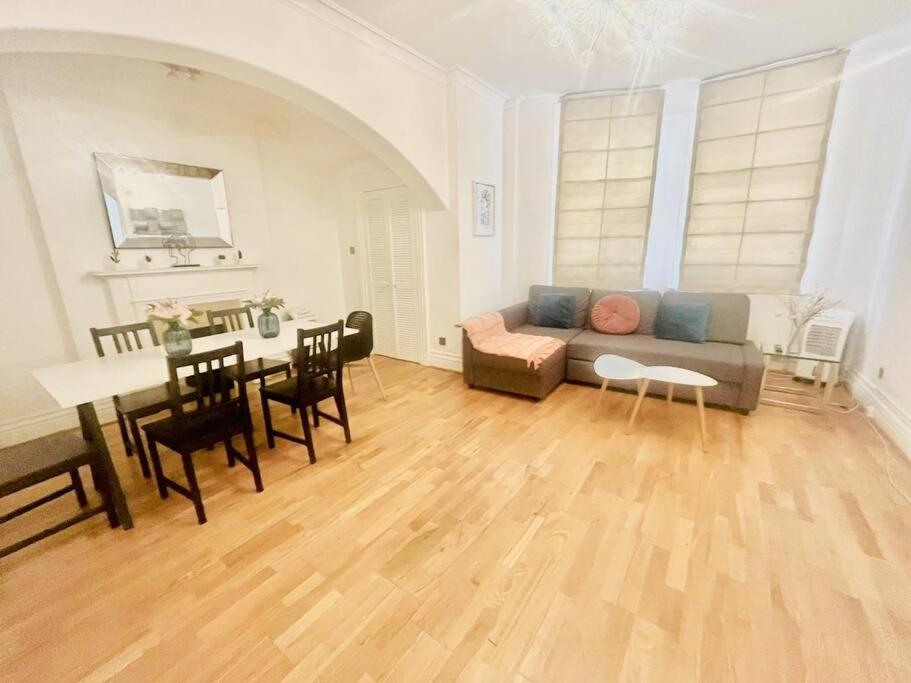 2 Bedroom flat in diplomatic enclave in Kensington