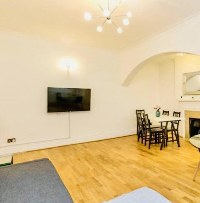 2 Bedroom flat in diplomatic enclave in Kensington