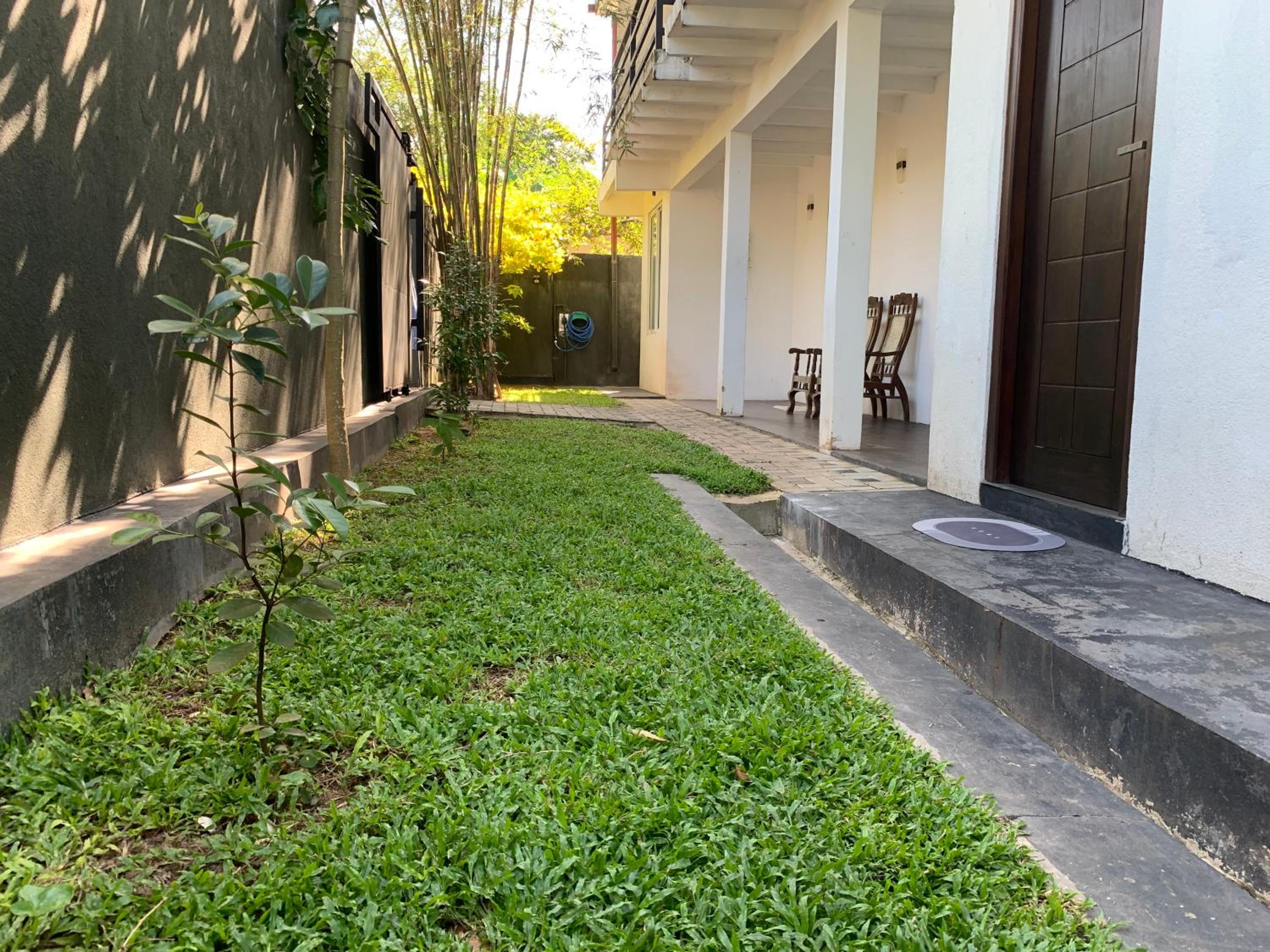 My place Sri Lanka Apt Near Airport (CMB) view 2