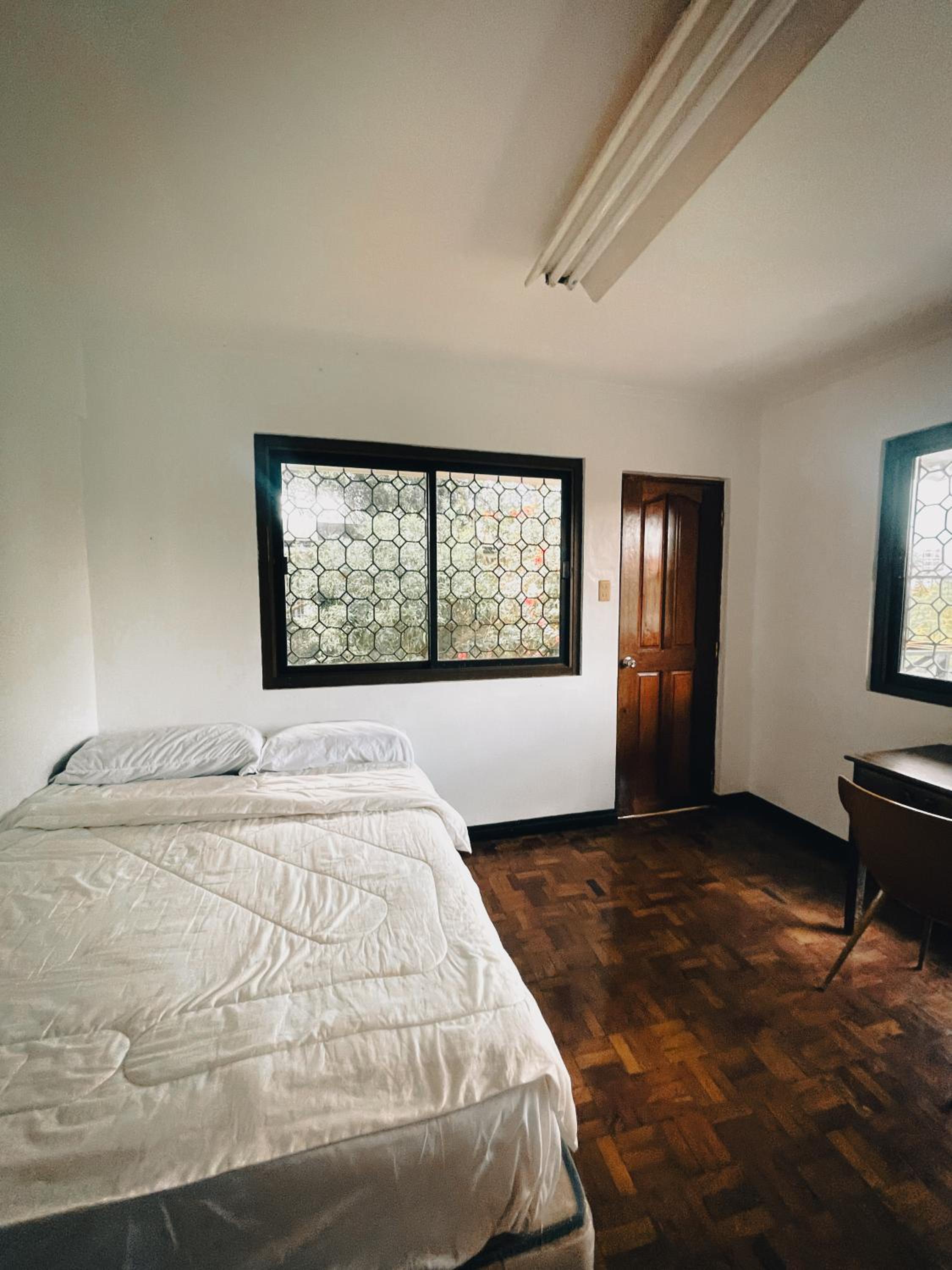Spacious 6BR Family Villa in Tagaytay near Skyranch