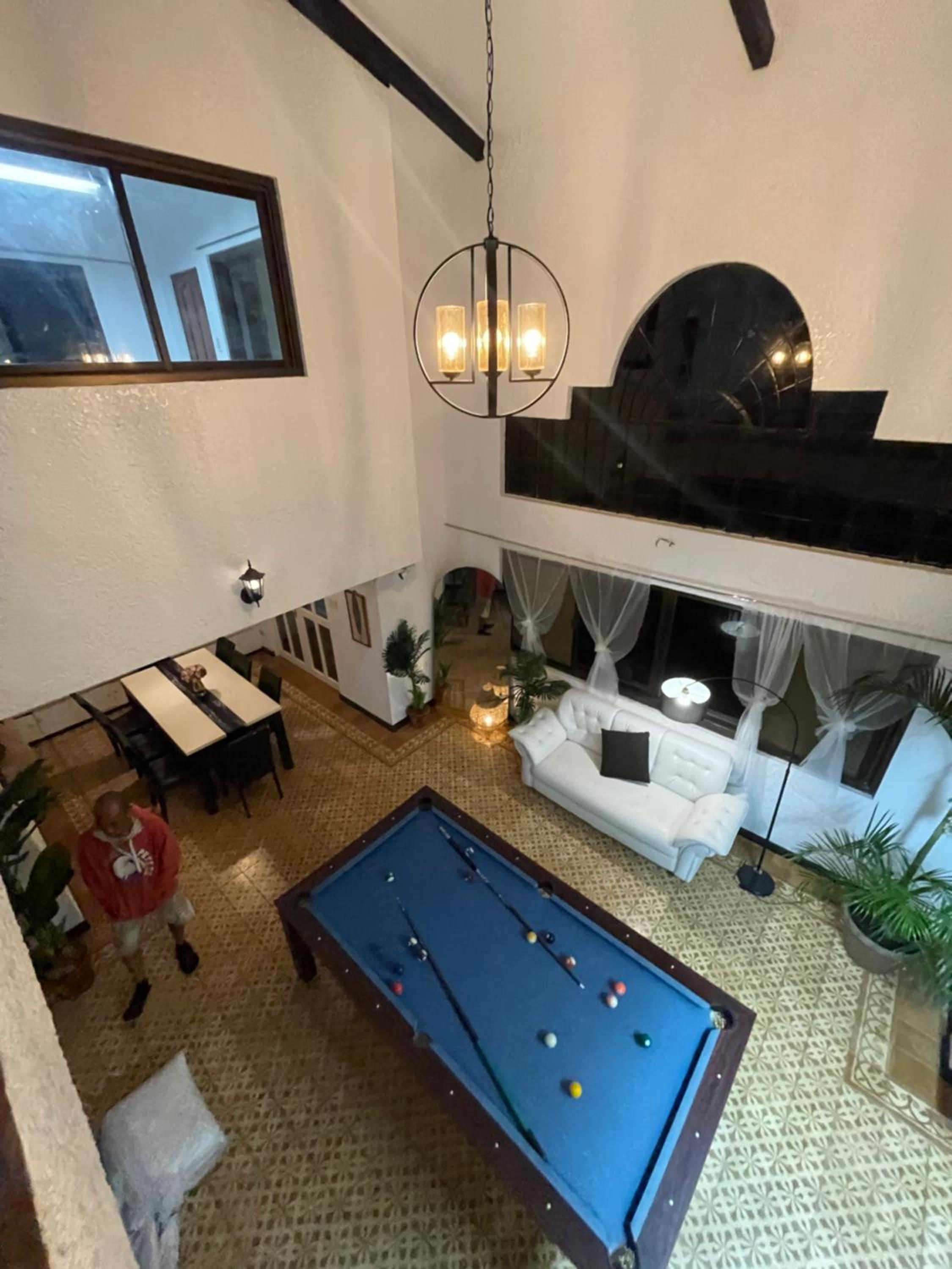 Spacious 6BR Family Villa in Tagaytay near Skyranch